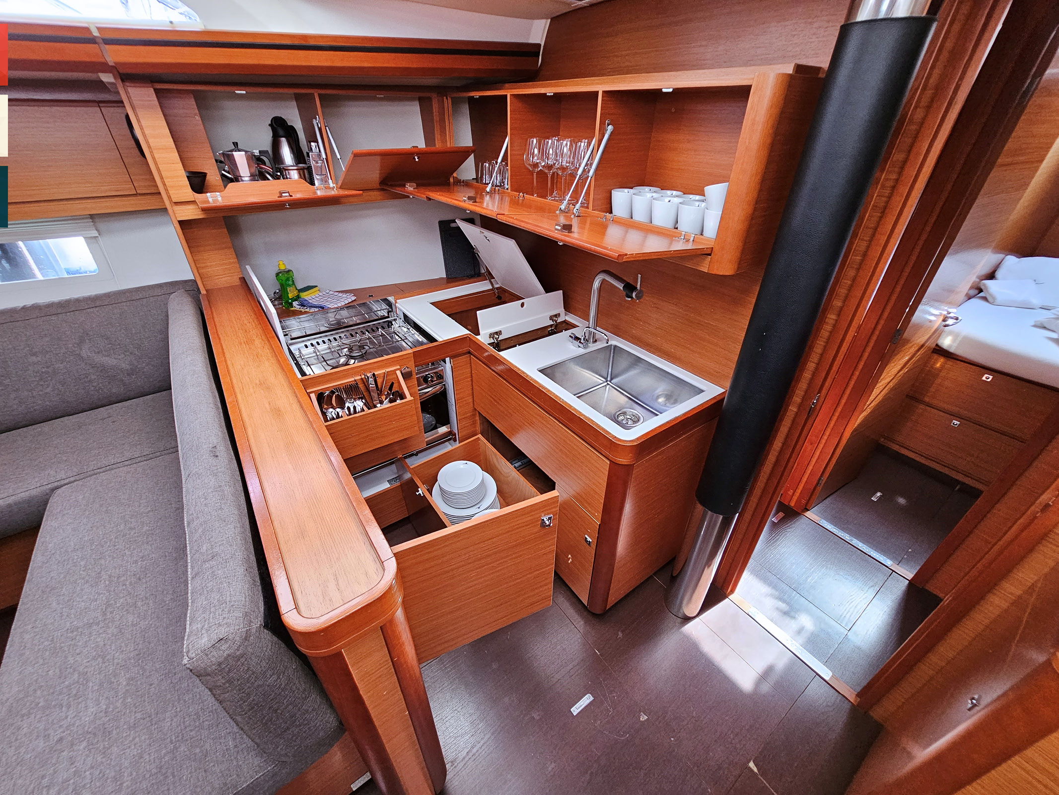 Dufour 520 GL — photo 32