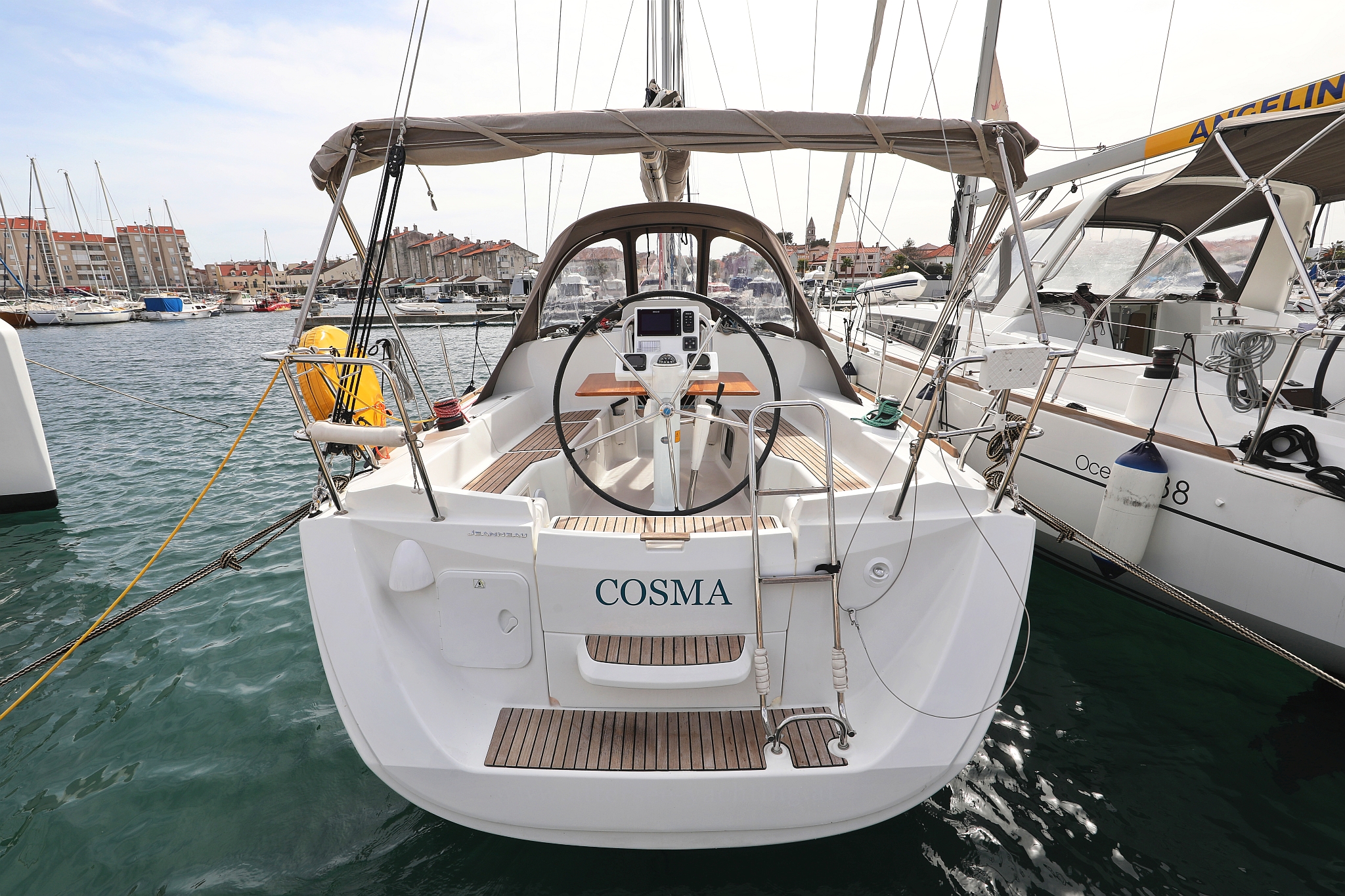 Sun Odyssey 33i - 2 cab. — photo 1