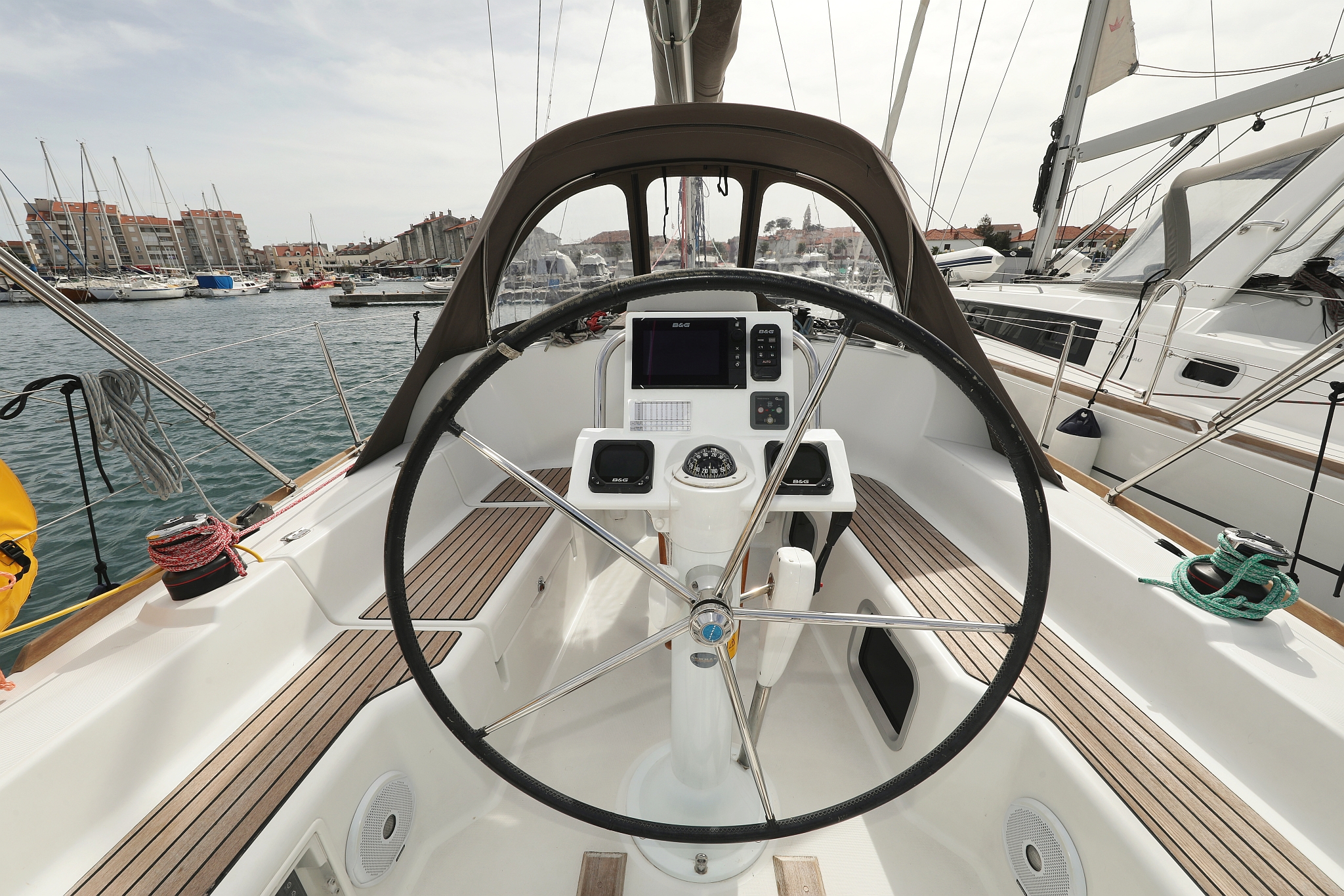Sun Odyssey 33i - 2 cab. — photo 4