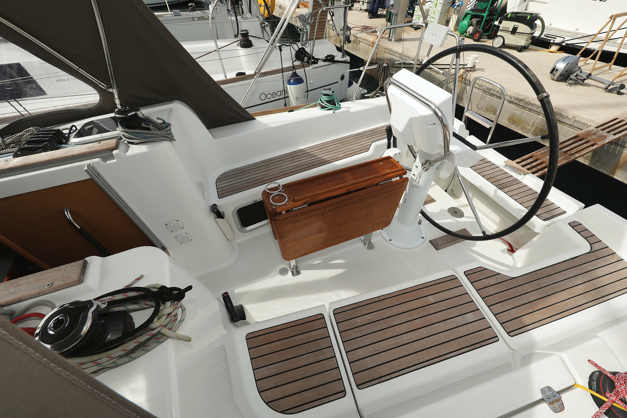 Sun Odyssey 33i - 2 cab. — photo 7