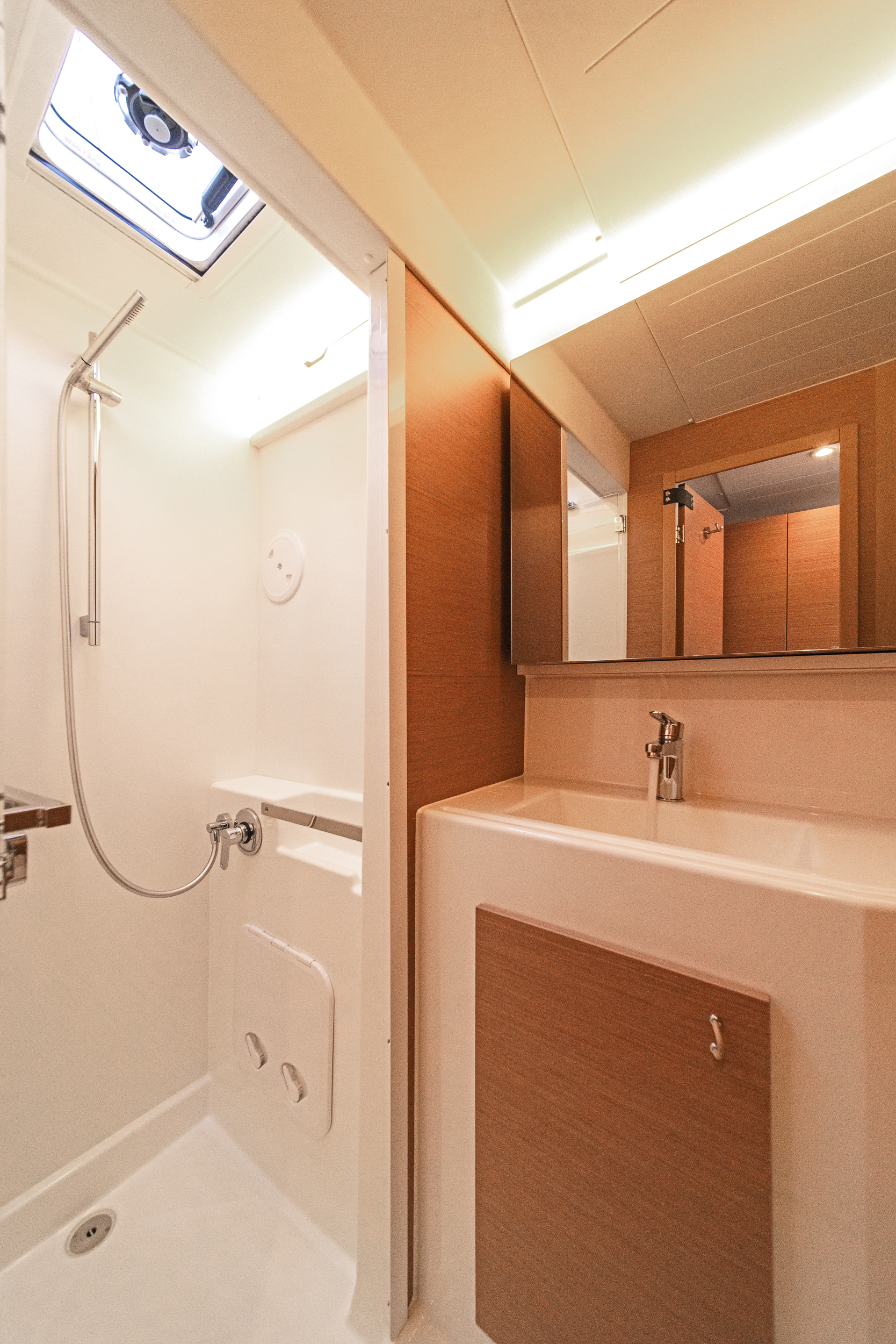 Excess 14 - 4 + 2 cab. — photo 20