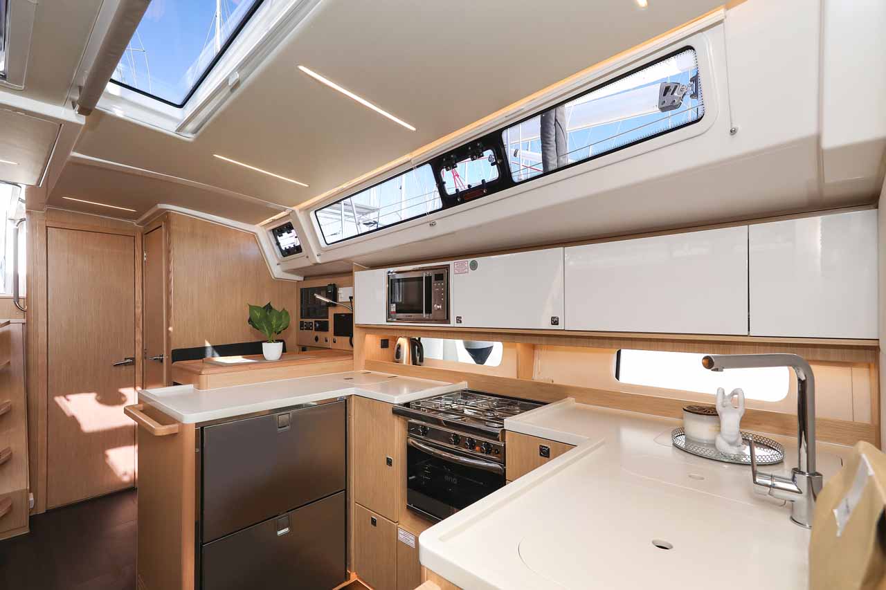 Bavaria C46 - 4 cab. — photo 17