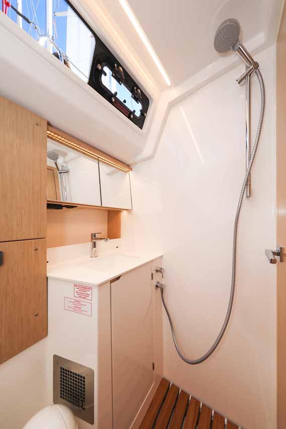 Bavaria C46 - 4 cab. — photo 30