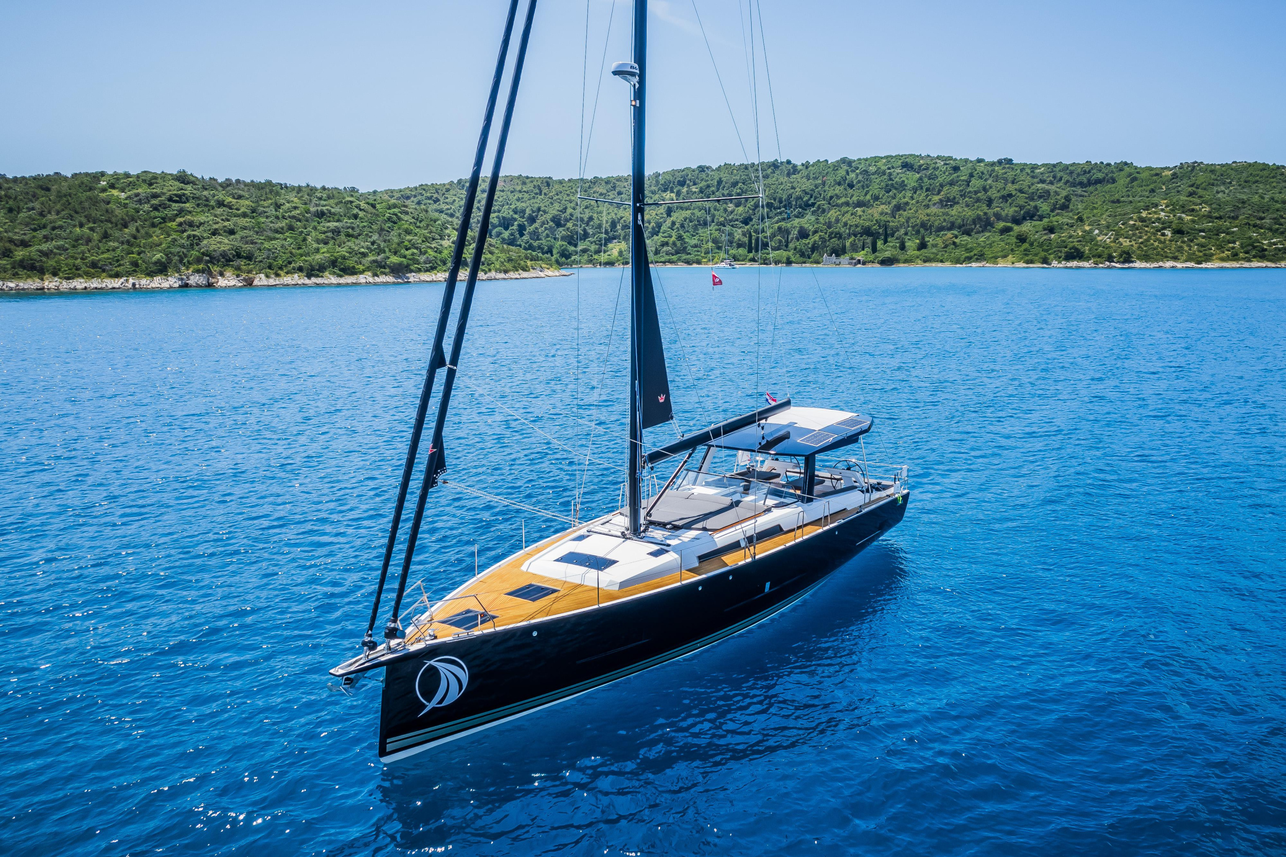 Hanse 510 - 4 + 1 cab. — photo 1