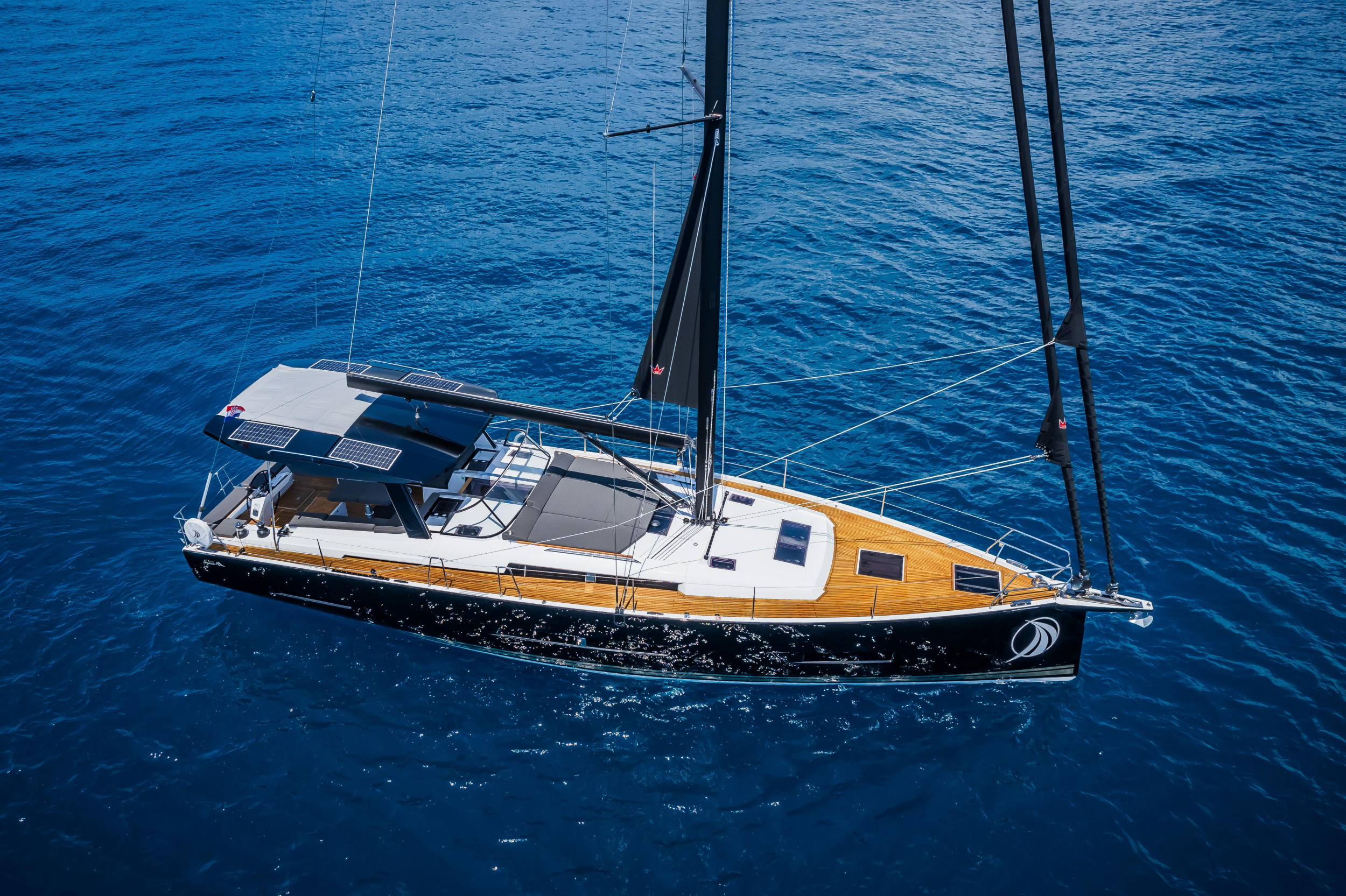 Hanse 510 - 4 + 1 cab. — photo 4