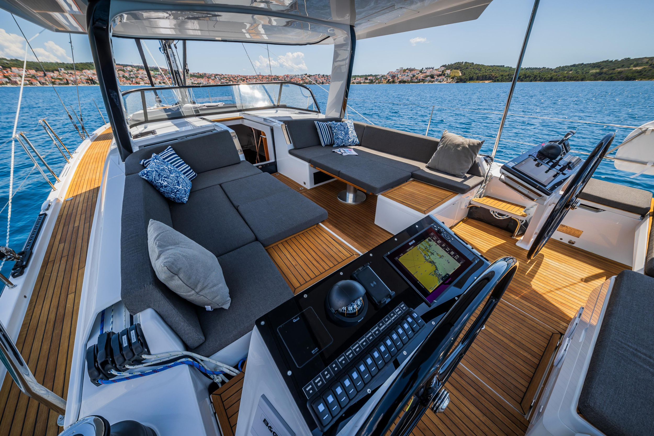 Hanse 510 - 4 + 1 cab. — photo 11