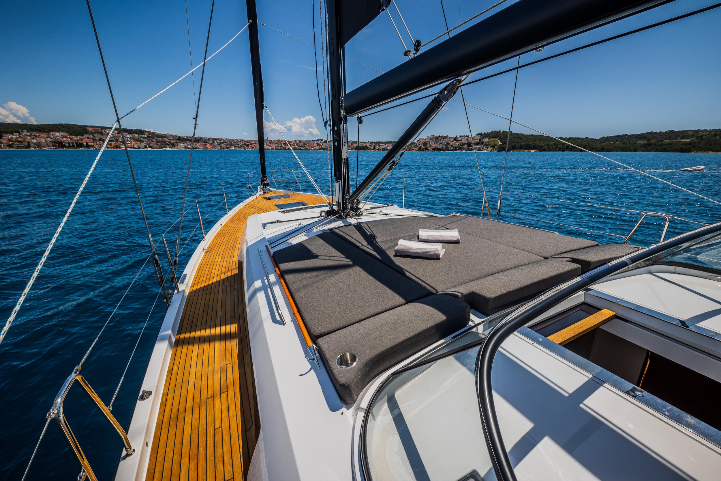Hanse 510 - 4 + 1 cab. — photo 14