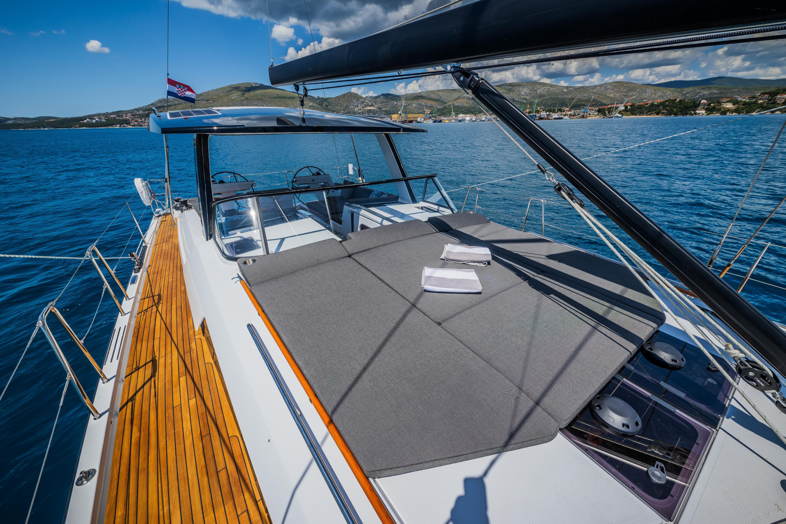 Hanse 510 - 4 + 1 cab. — photo 16