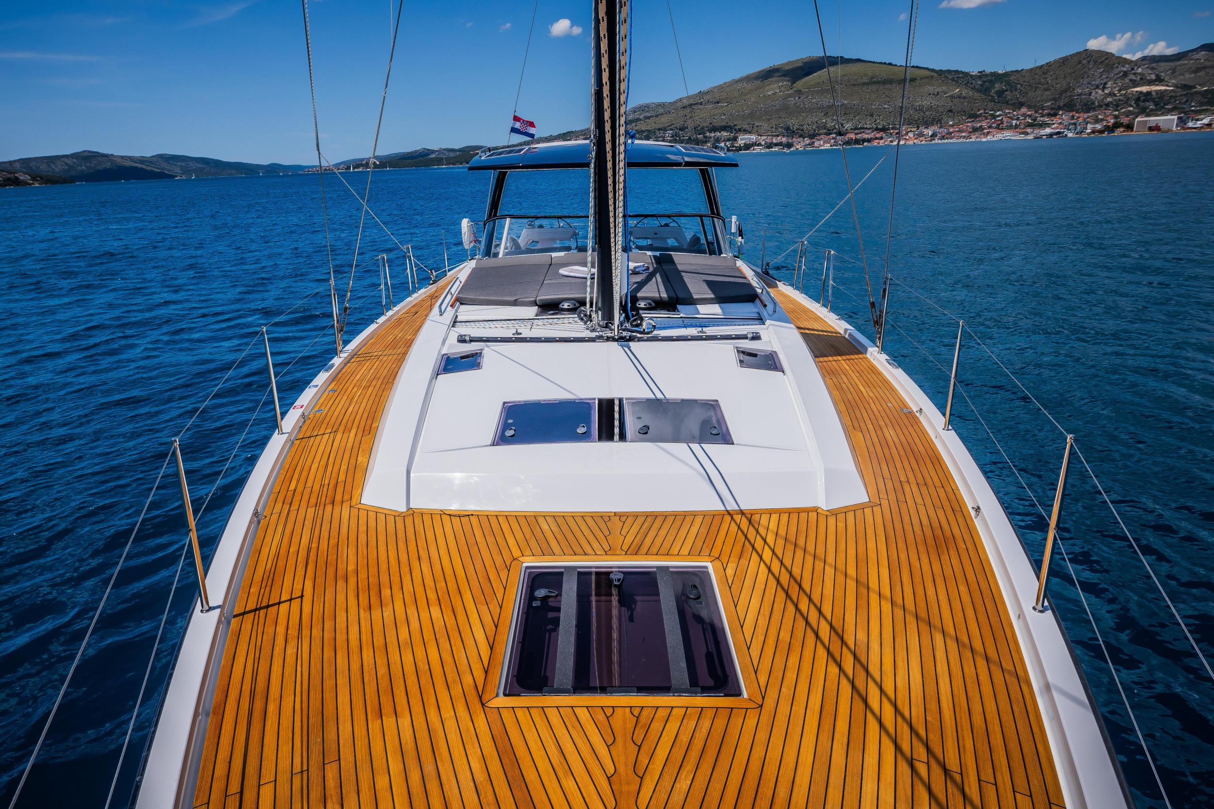 Hanse 510 - 4 + 1 cab. — photo 17