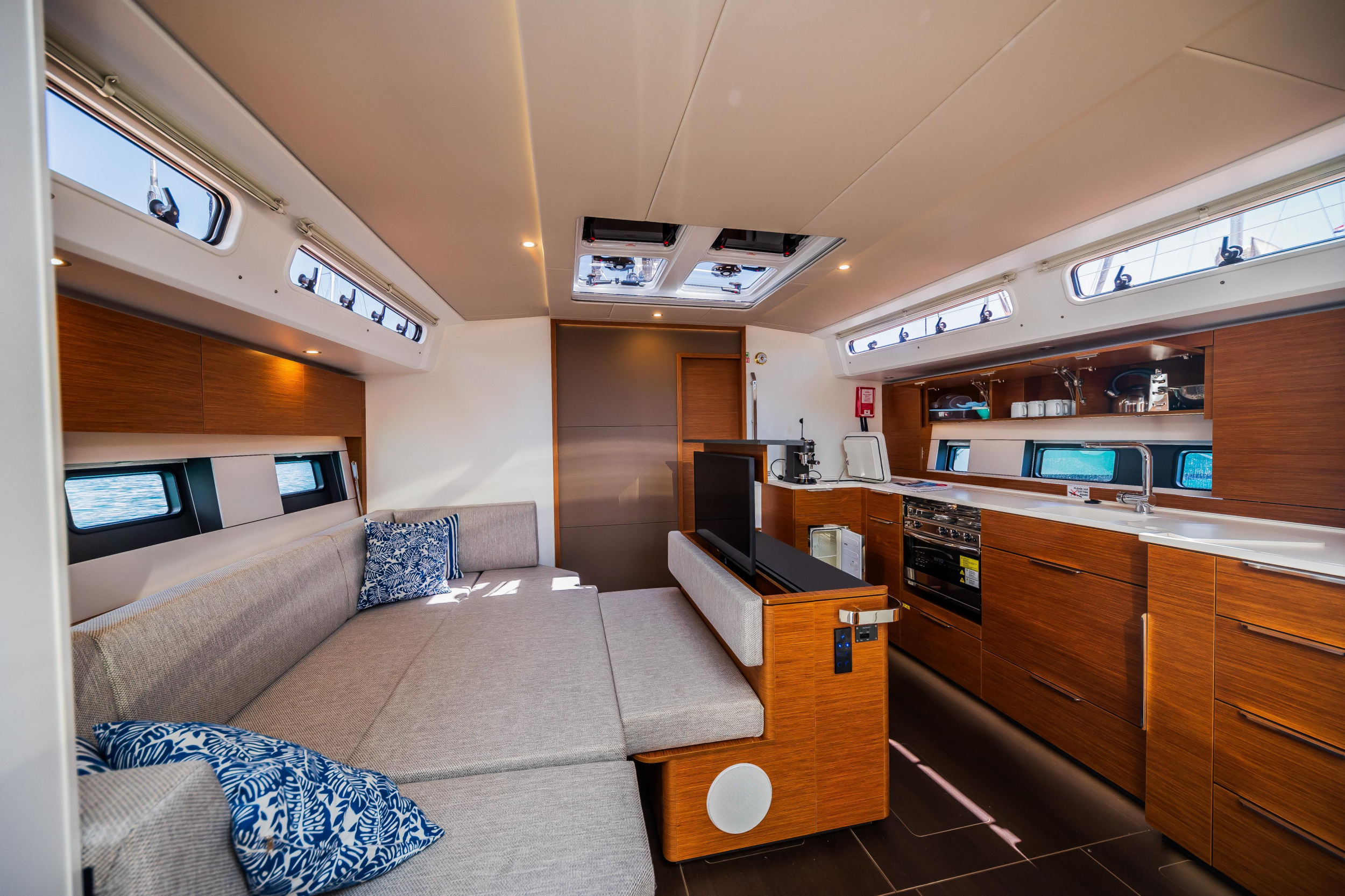 Hanse 510 - 4 + 1 cab. — photo 20
