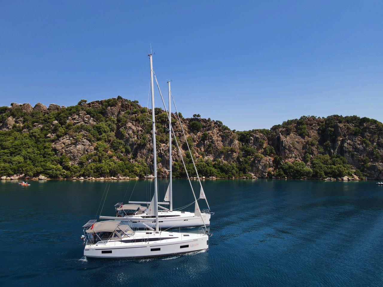Bavaria C42 — photo 1