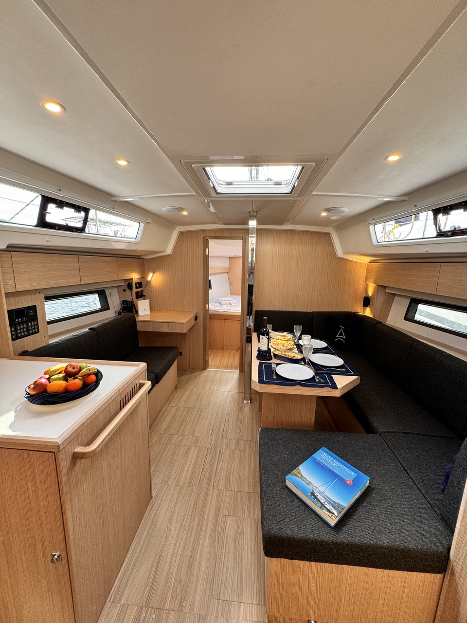 Bavaria C42 — photo 6
