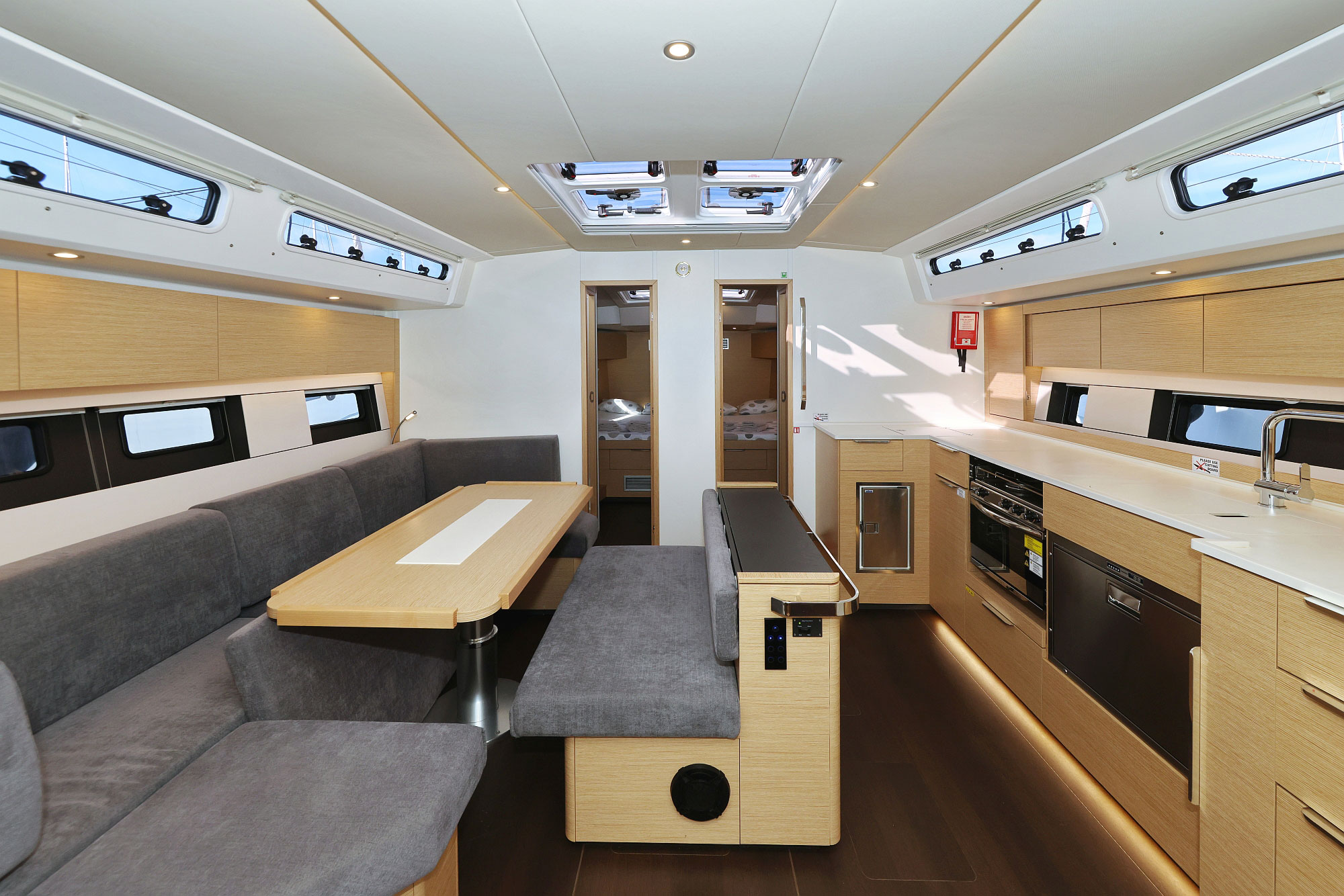 Hanse 510 - 5 + 1 cab. — photo 18