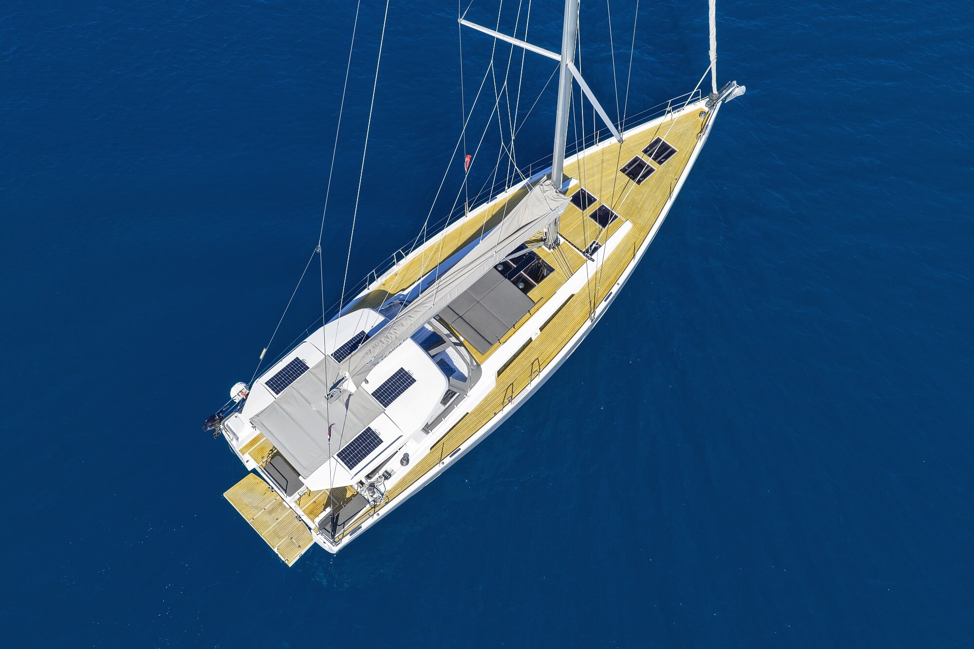 Hanse 588 - 3 + 1 cab. — photo 7
