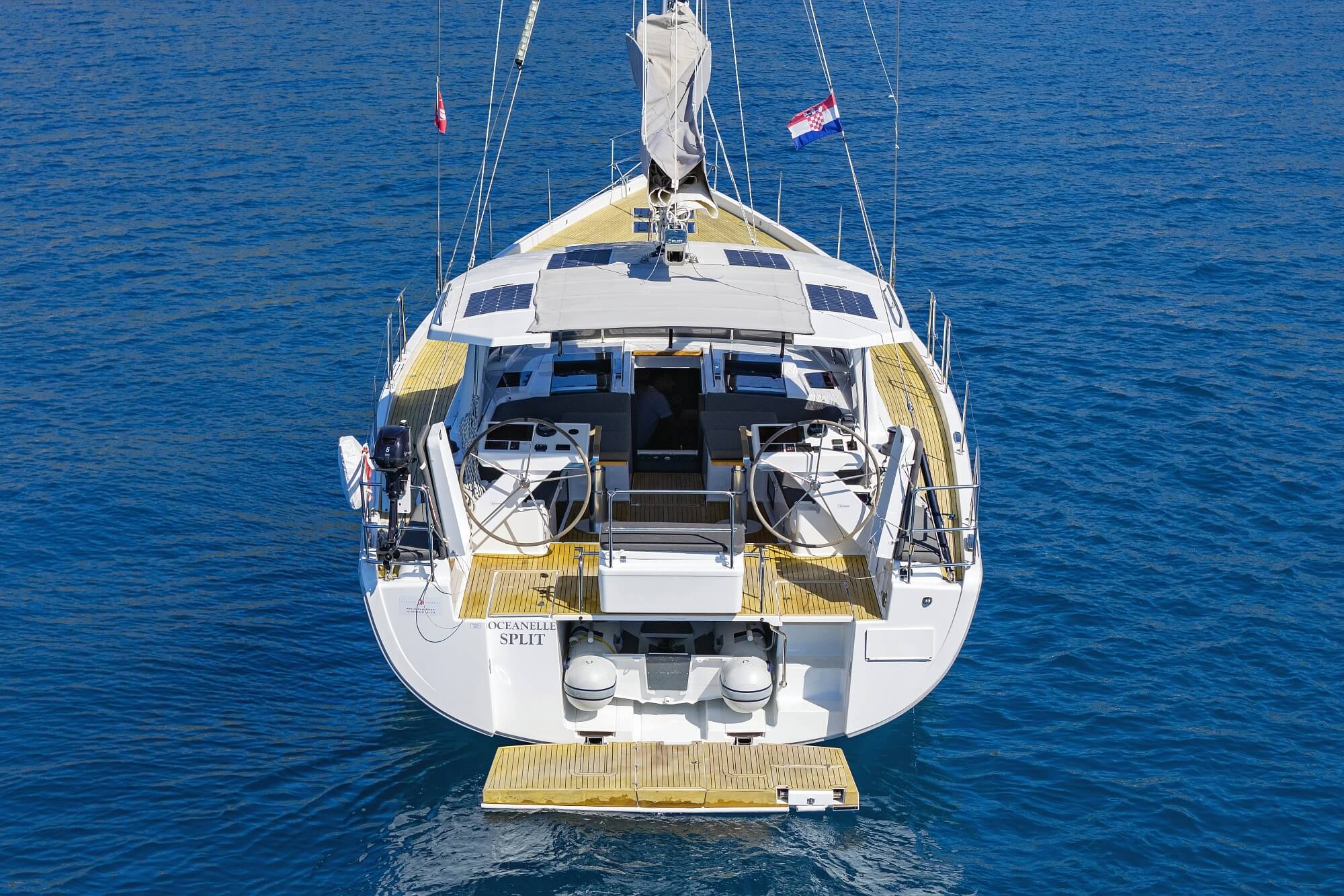Hanse 588 - 3 + 1 cab. — photo 8
