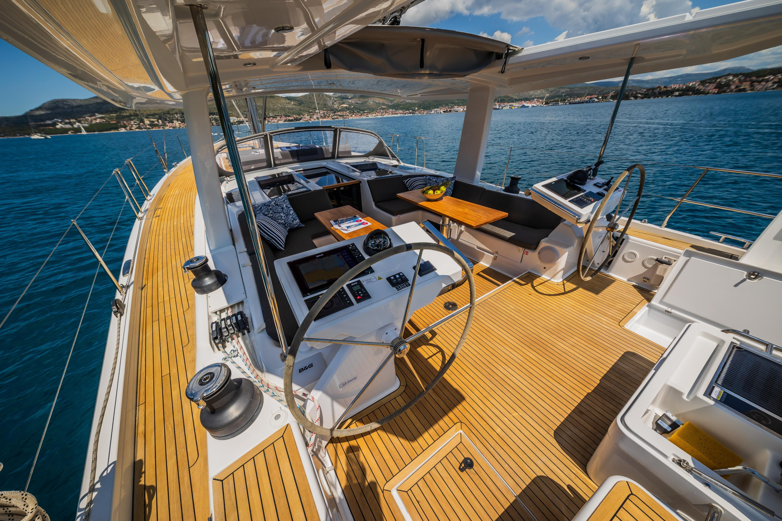 Hanse 588 - 3 + 1 cab. — photo 13