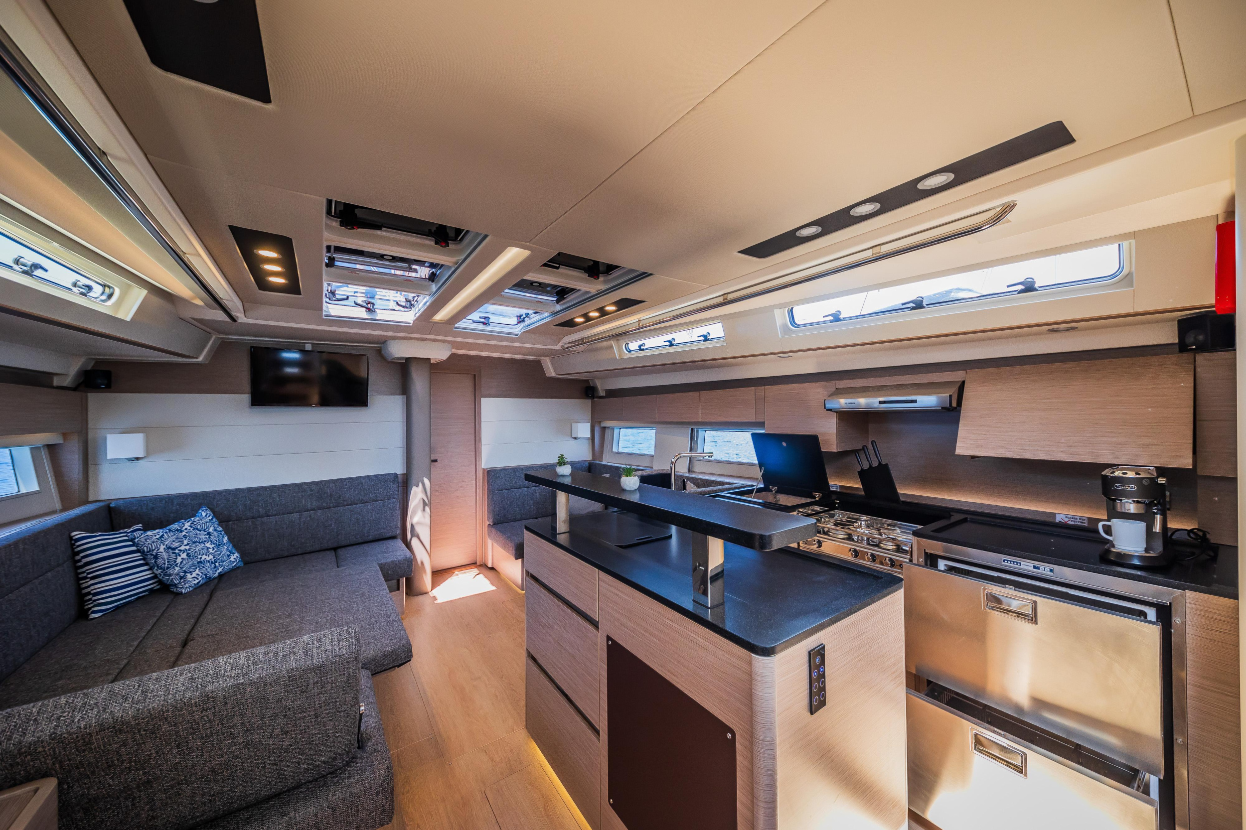Hanse 588 - 3 + 1 cab. — photo 20