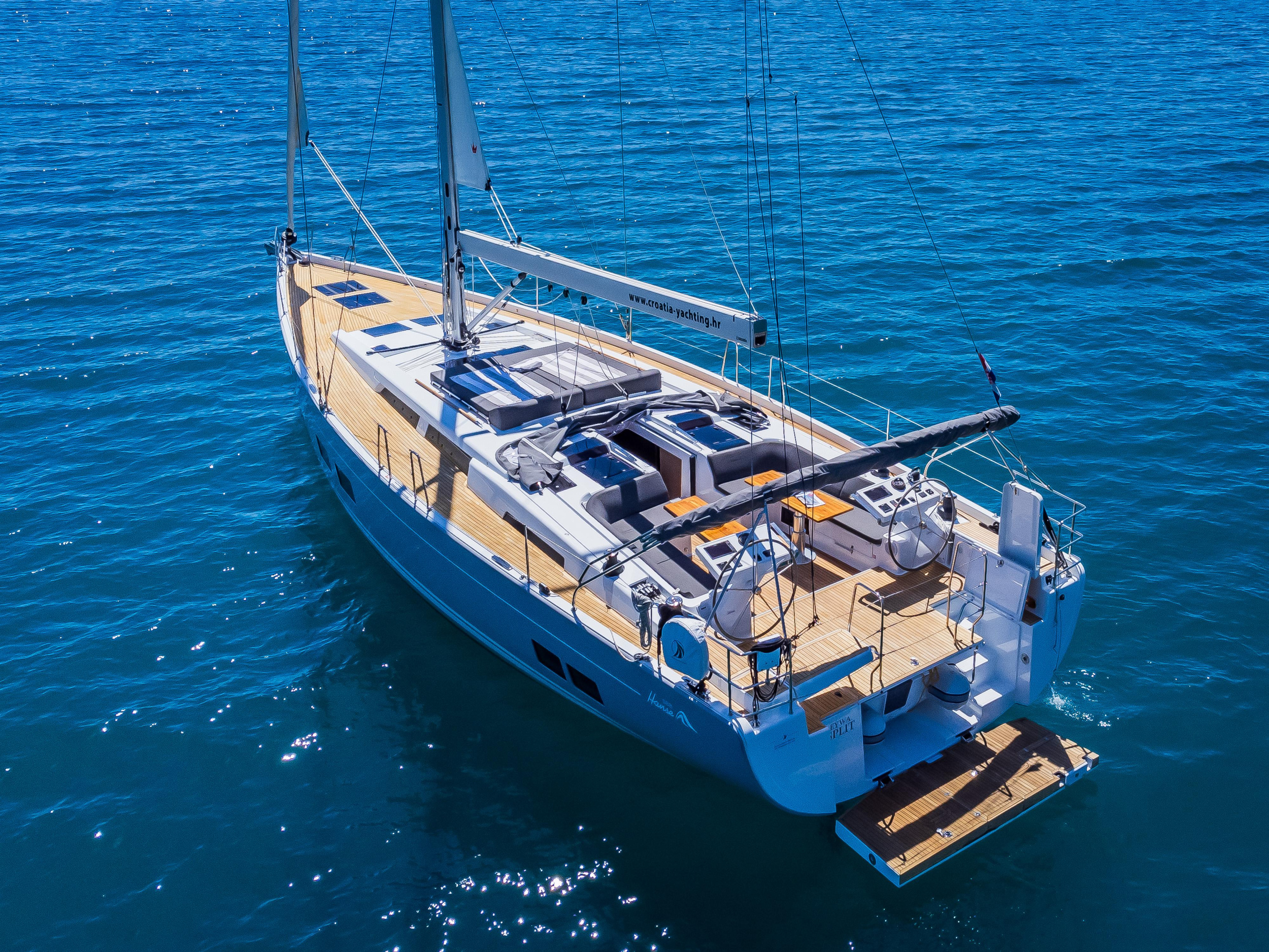 Hanse 588 - 5 + 1 cab. — photo 6