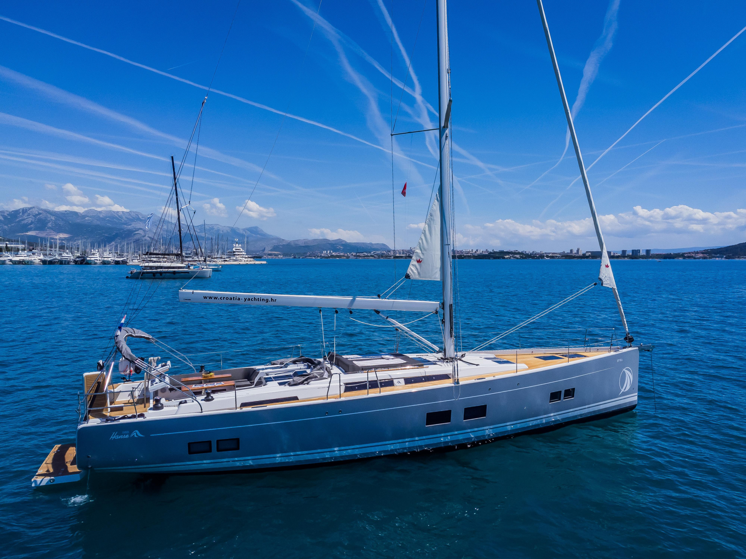 Hanse 588 - 5 + 1 cab. — photo 7