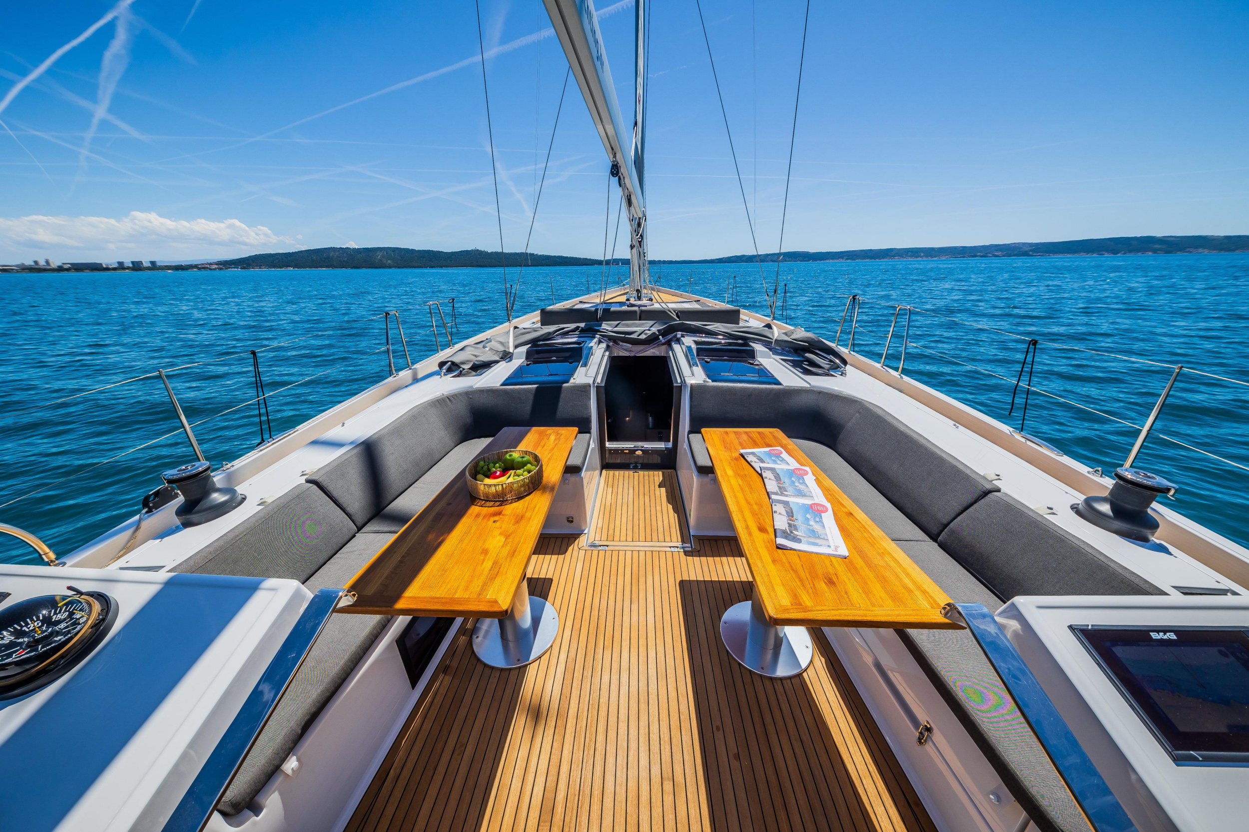 Hanse 588 - 5 + 1 cab. — photo 11