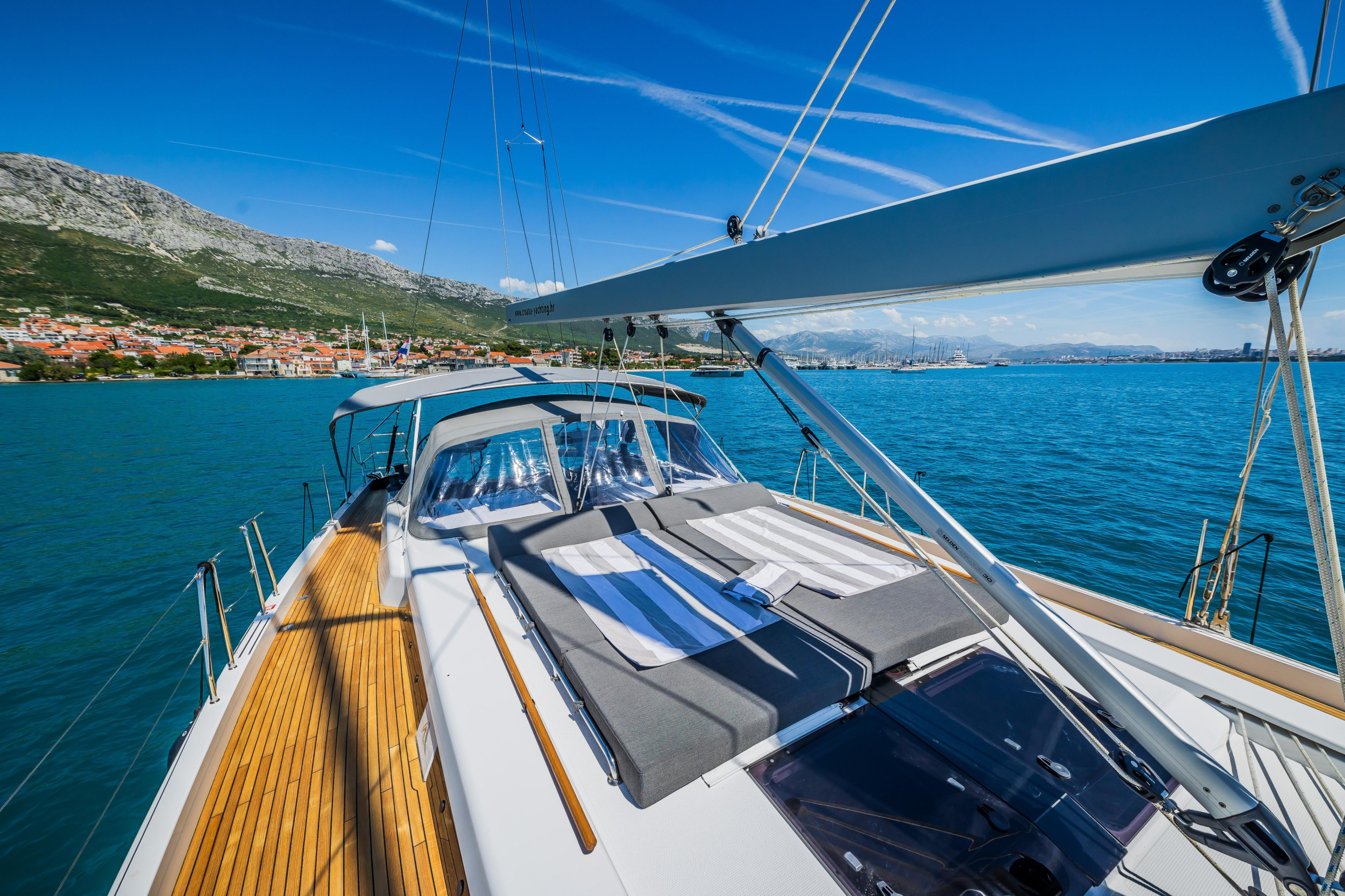 Hanse 588 - 5 + 1 cab. — photo 14