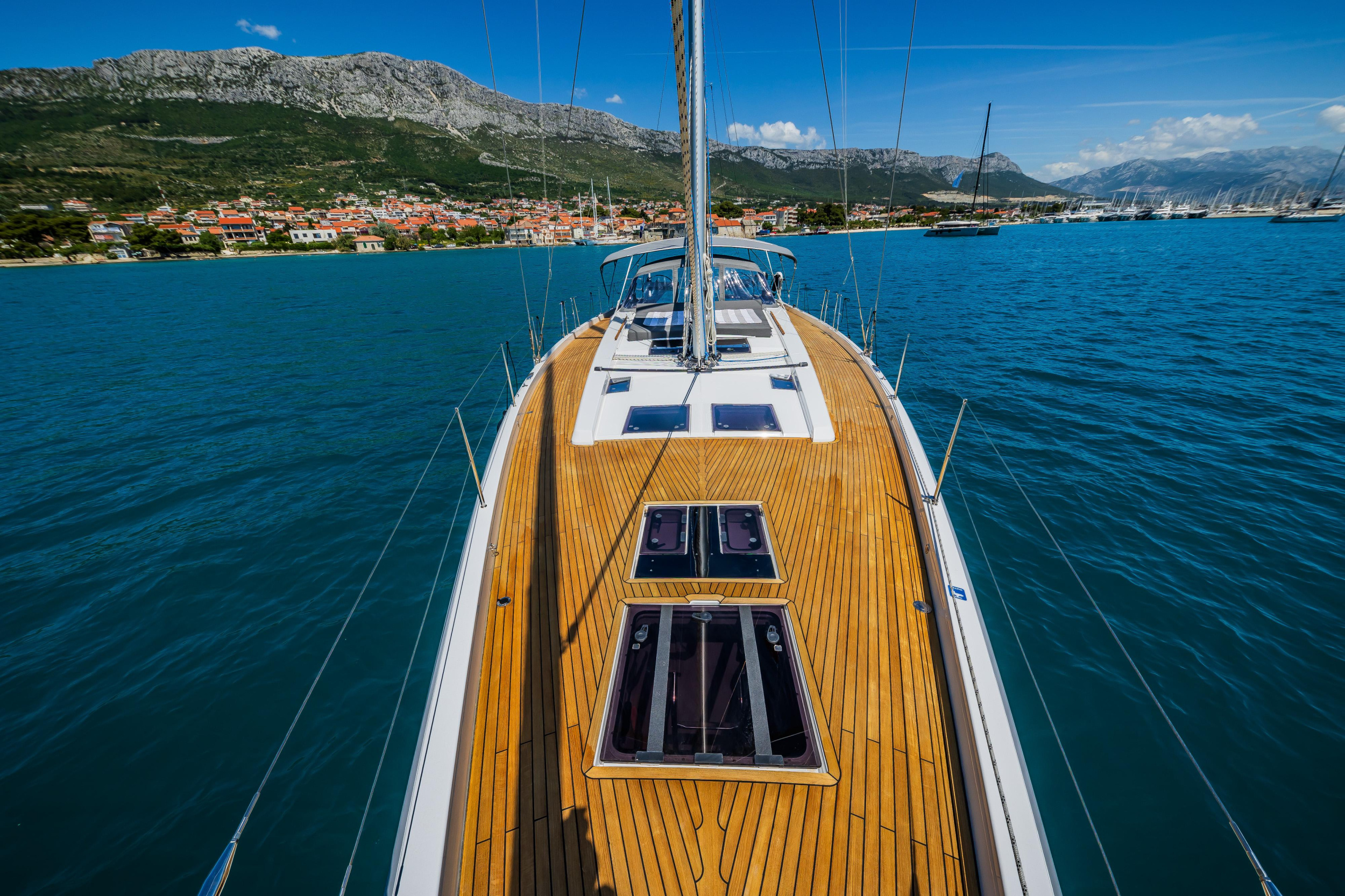 Hanse 588 - 5 + 1 cab. — photo 15