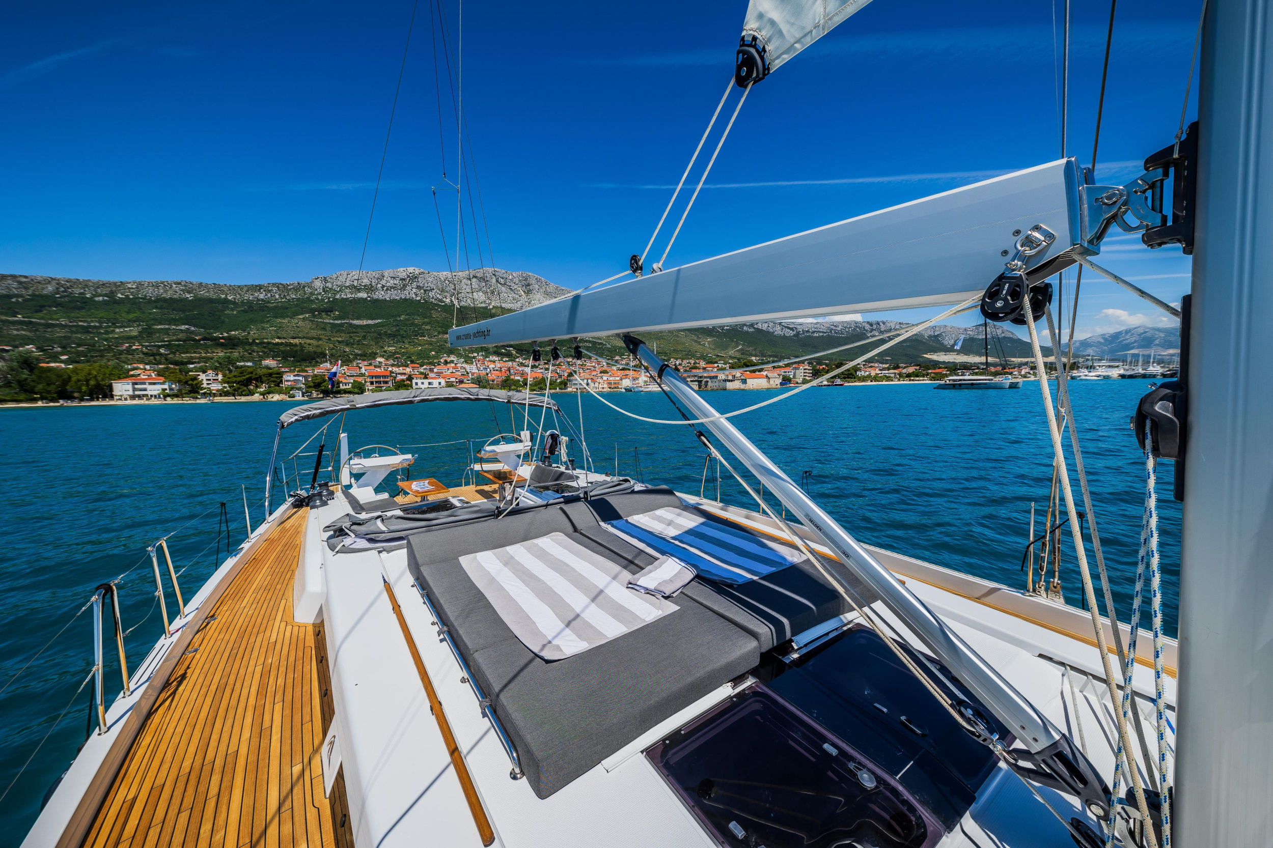 Hanse 588 - 5 + 1 cab. — photo 17