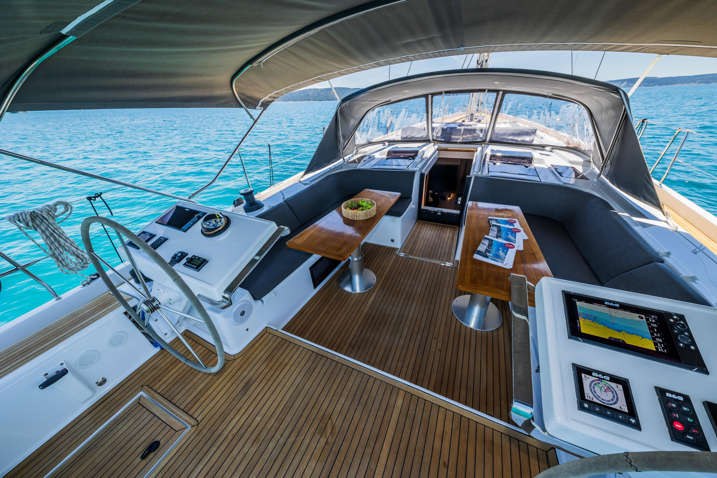 Hanse 588 - 5 + 1 cab. — photo 22