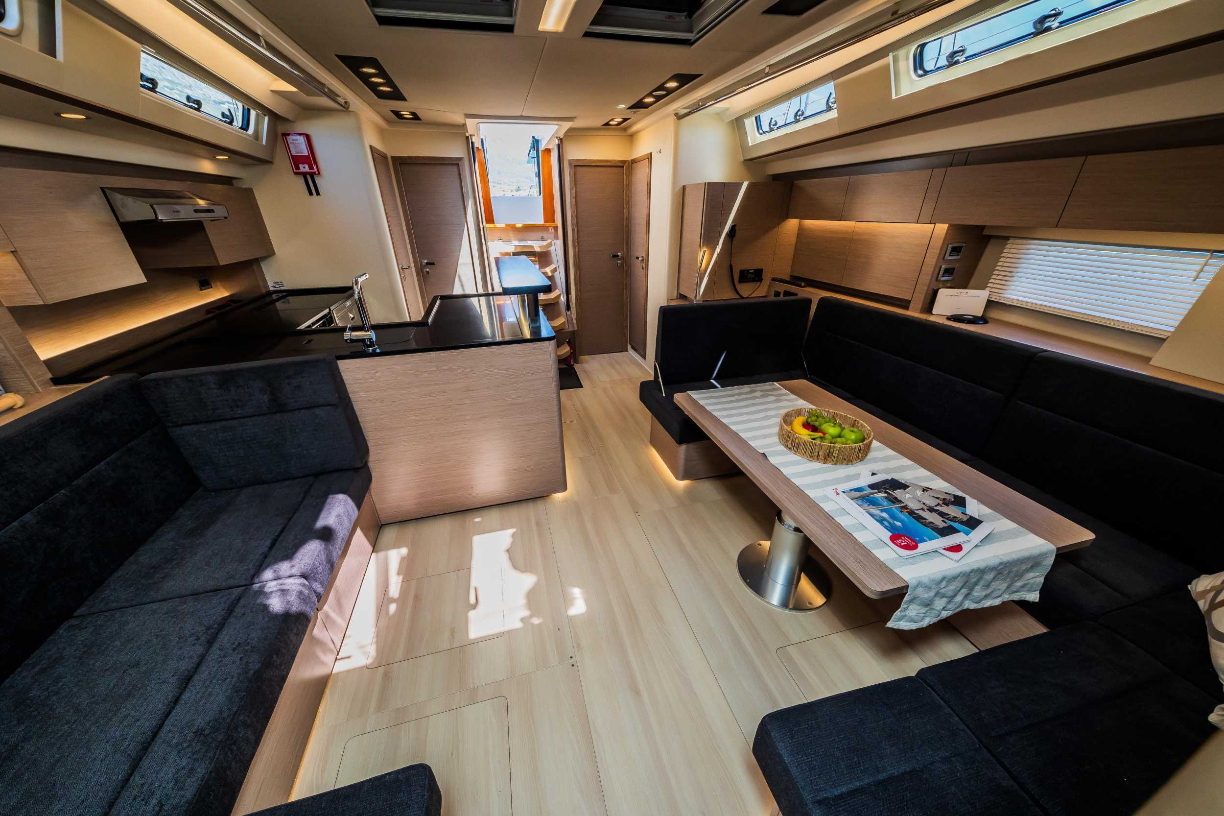 Hanse 588 - 5 + 1 cab. — photo 28