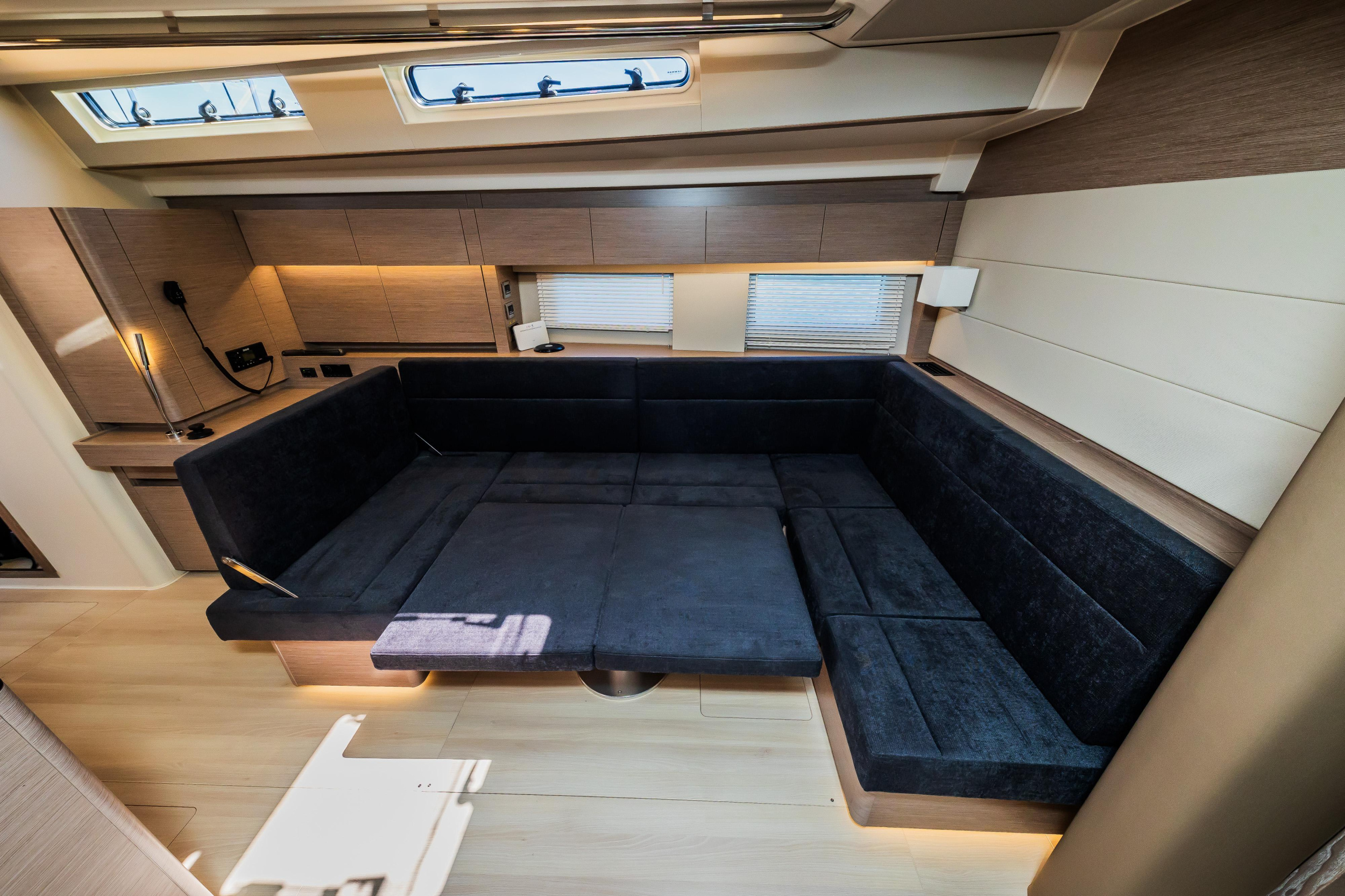Hanse 588 - 5 + 1 cab. — photo 30