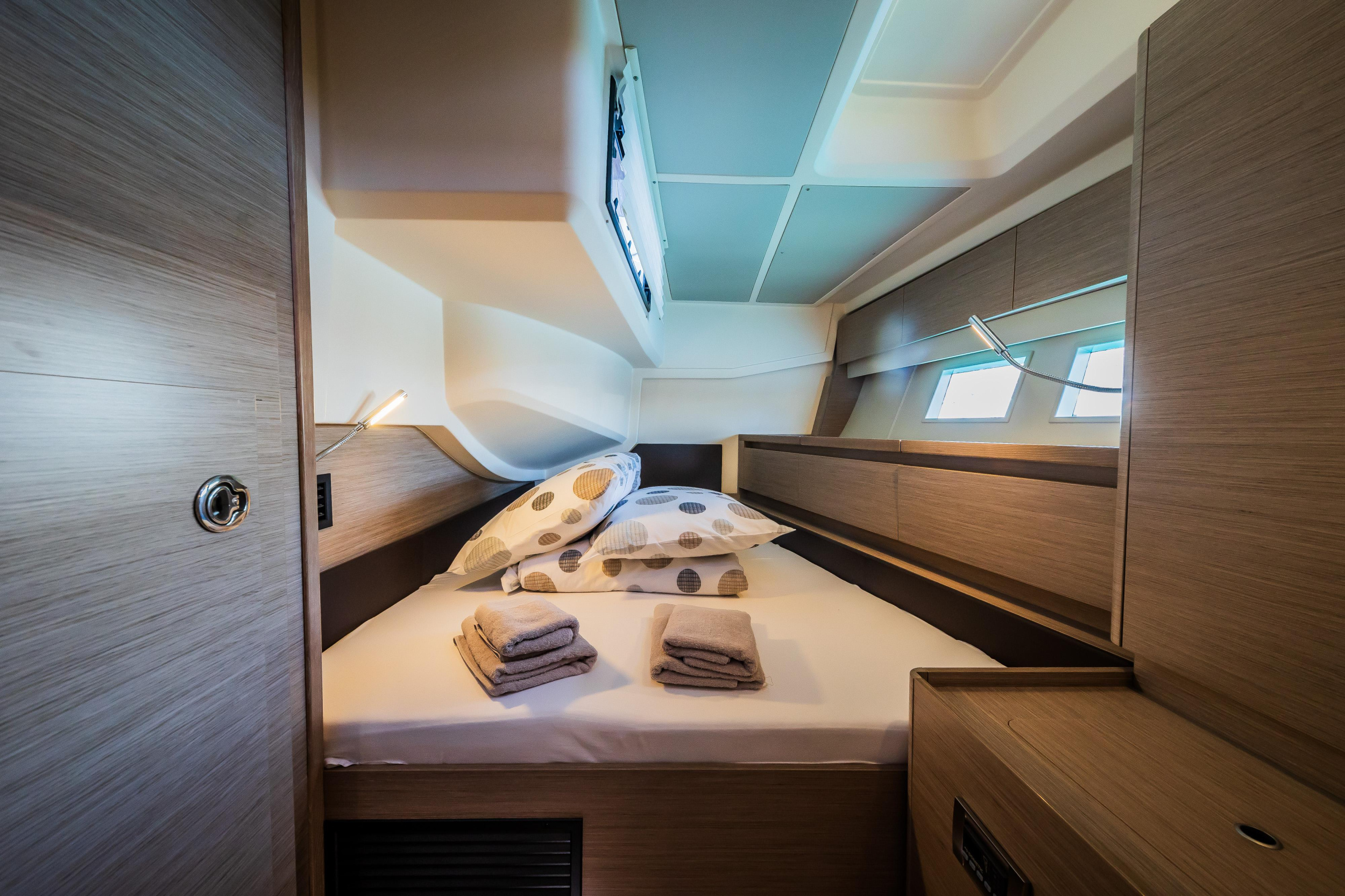 Hanse 588 - 5 + 1 cab. — photo 34