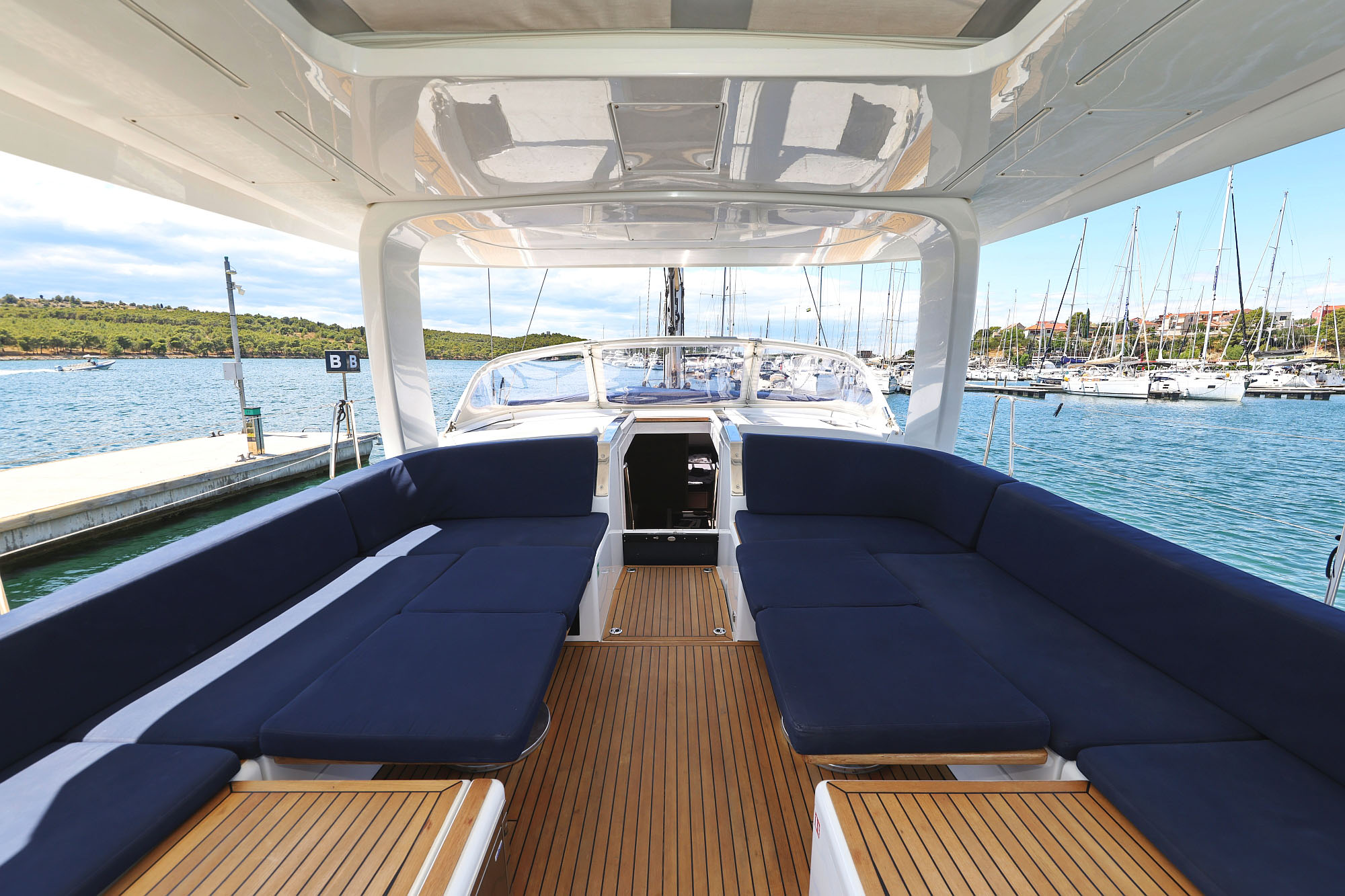 Hanse 510 - 3 + 1 cab. — photo 7