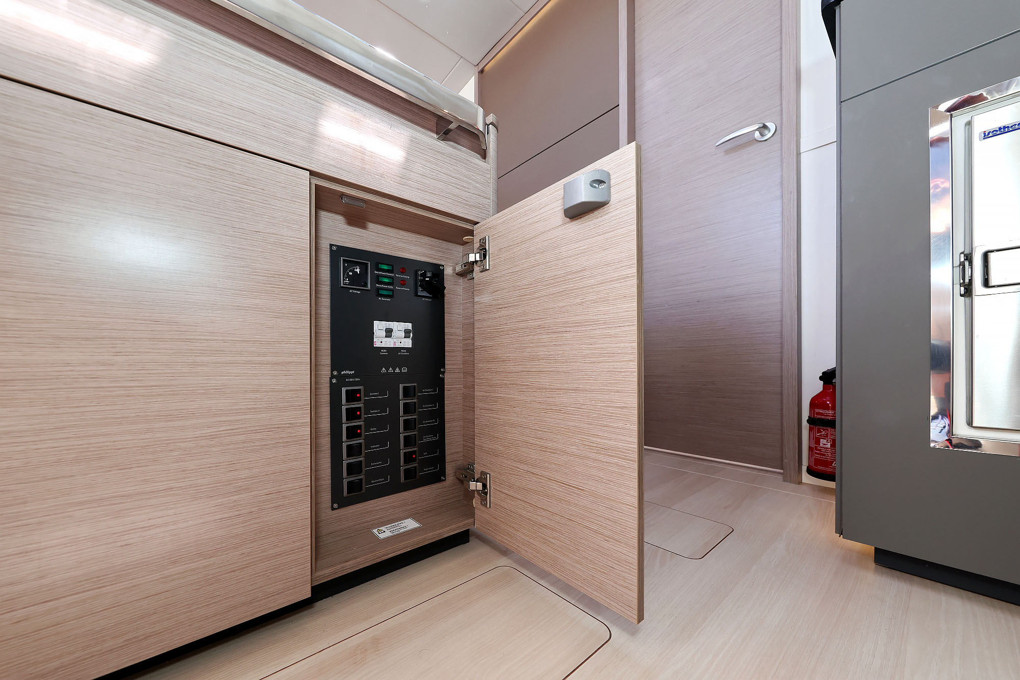 Hanse 510 - 3 + 1 cab. — photo 22