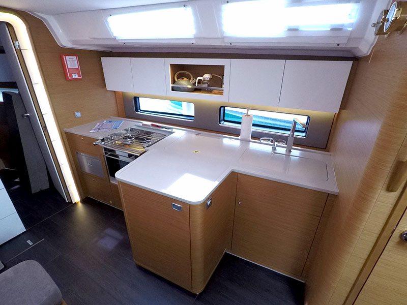 Dufour 41 - 3 cab. — photo 12