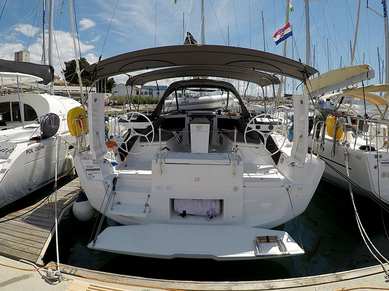 Dufour 41 - 4 cab. — photo 1