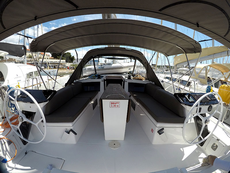 Dufour 41 - 4 cab. — photo 4