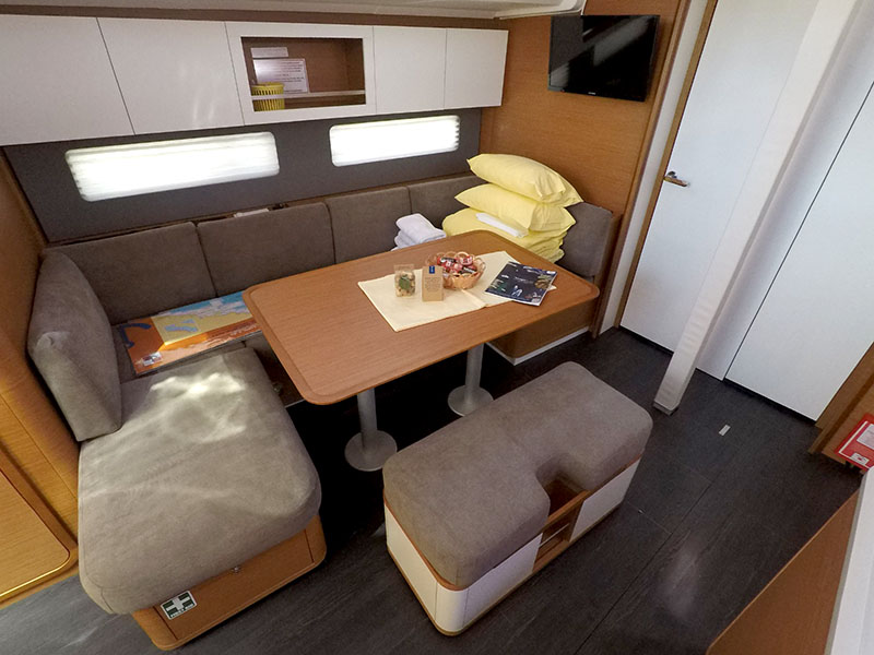 Dufour 41 - 4 cab. — photo 10
