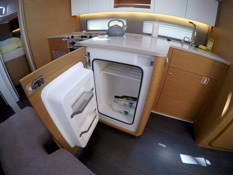 Dufour 41 - 4 cab. — photo 11