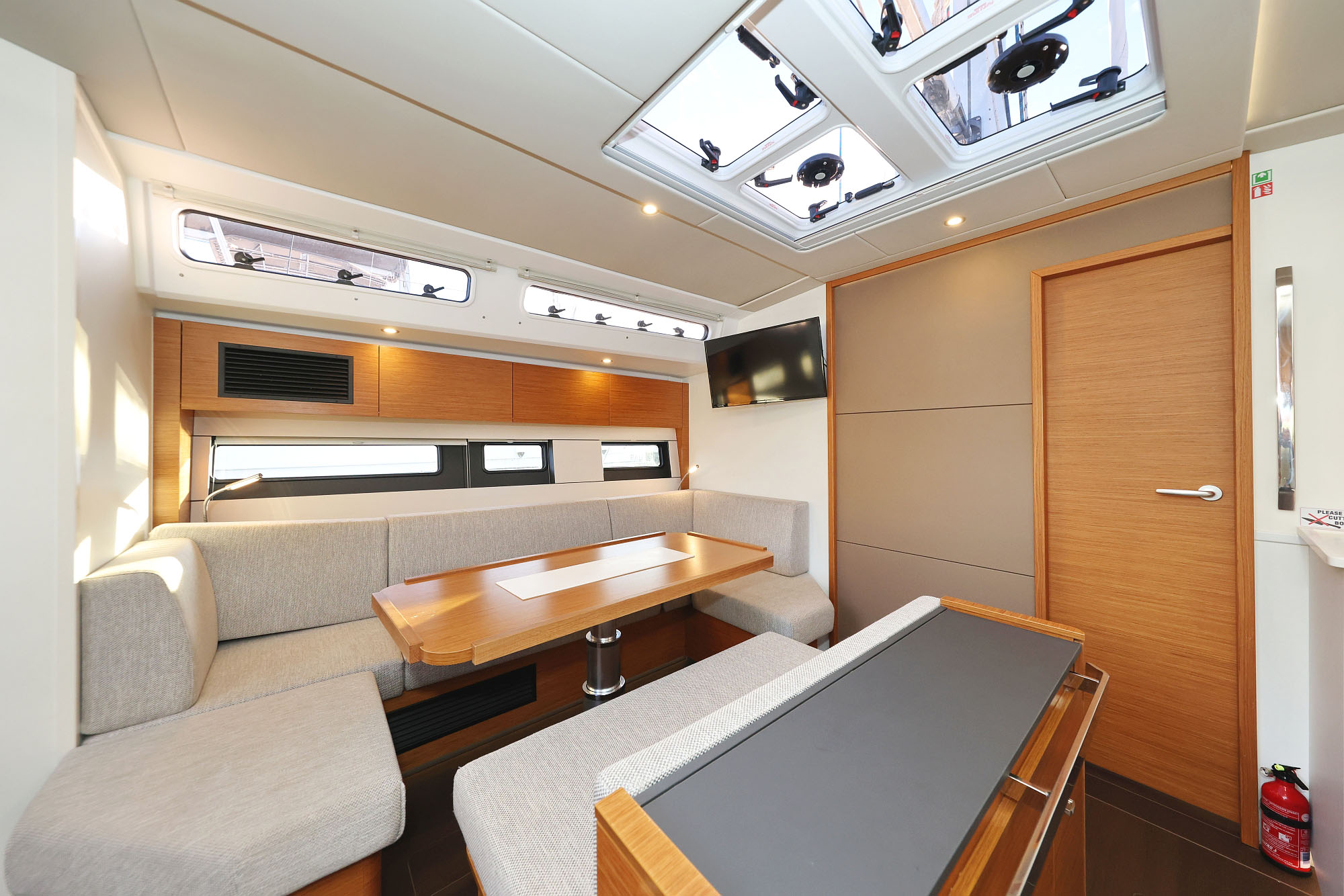 Hanse 510 - 4 + 1 cab. — photo 7