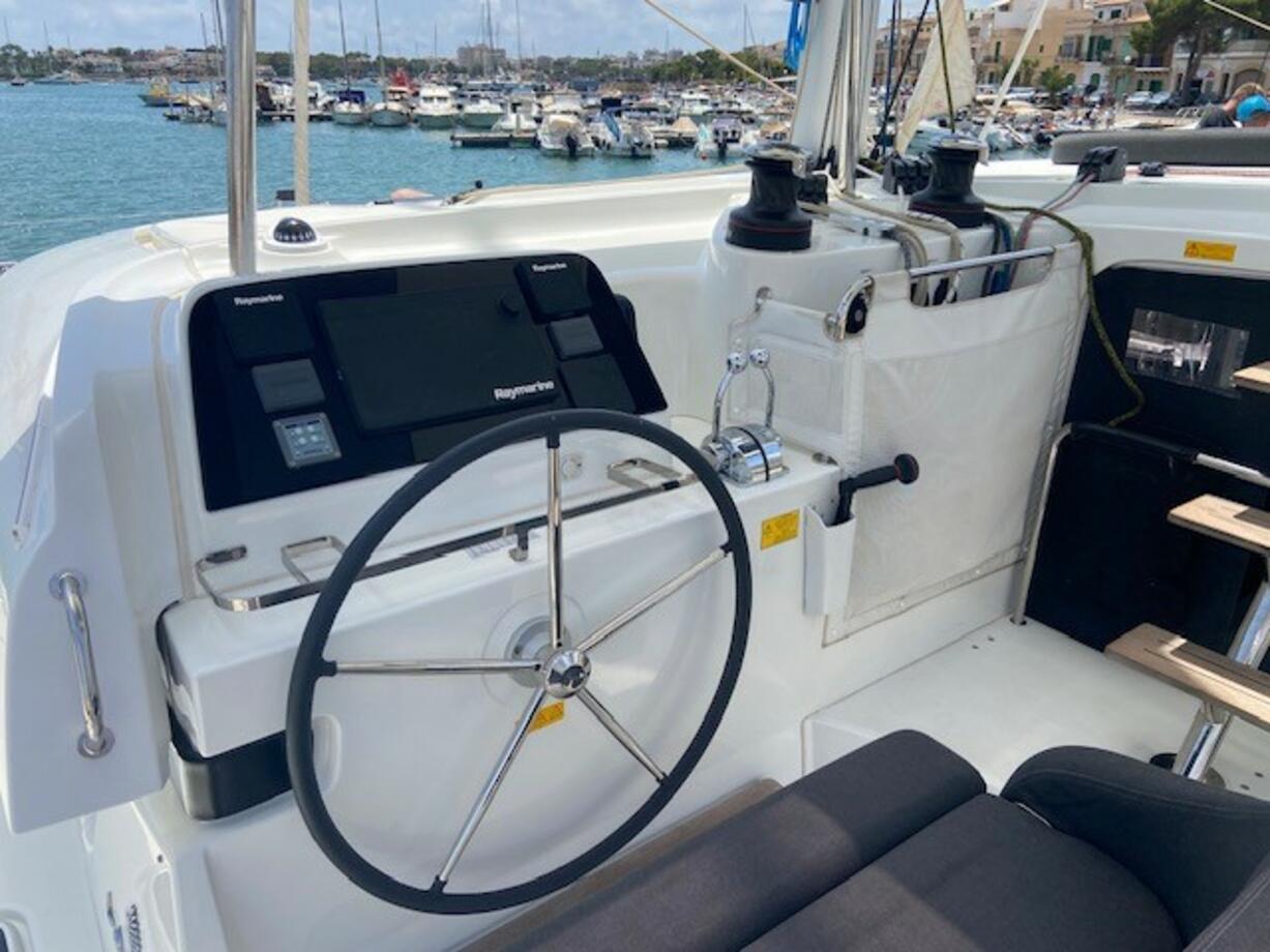 Lagoon 42 - 4 + 2 cab. — photo 6