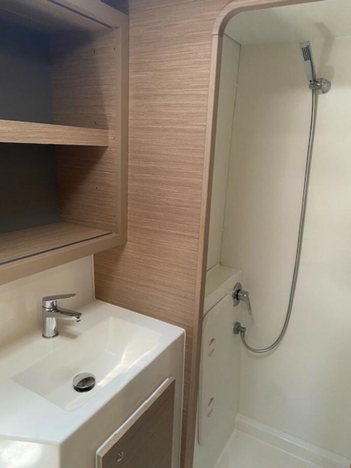 Lagoon 42 - 4 + 2 cab. — photo 15