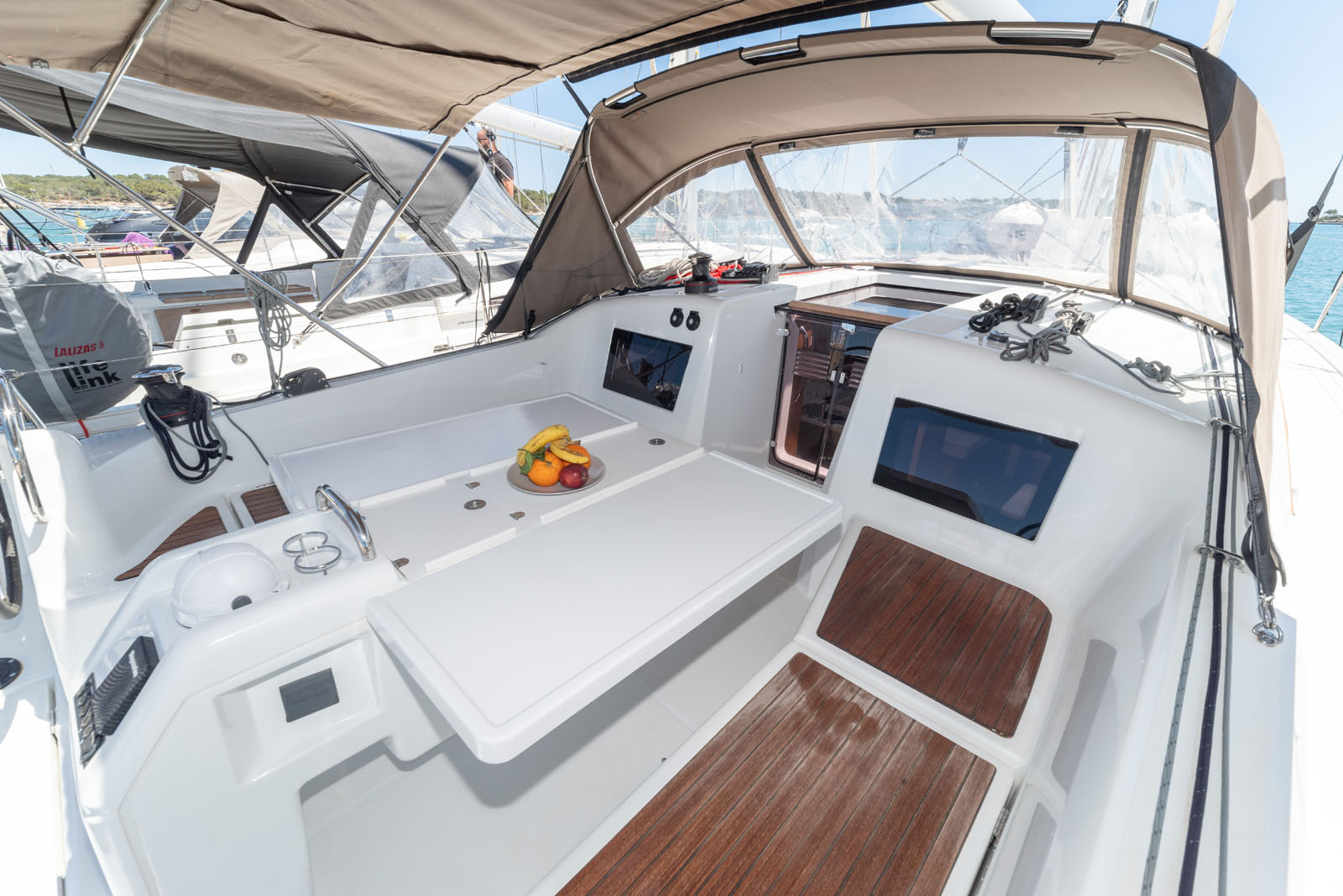 Sun Odyssey 410 - 3 cab. — photo 8