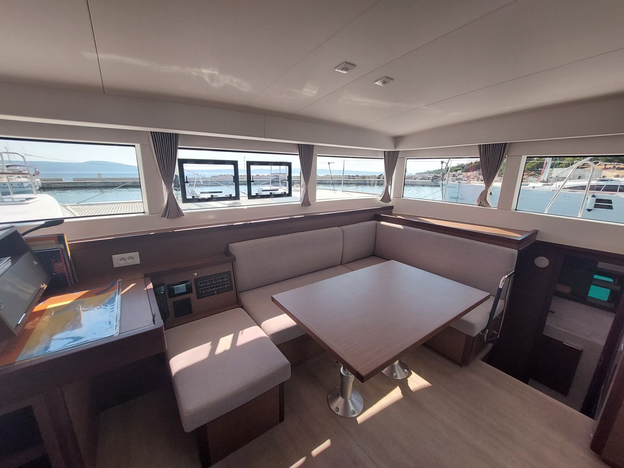 Lagoon 40 - 4 + 1 cab. — photo 12