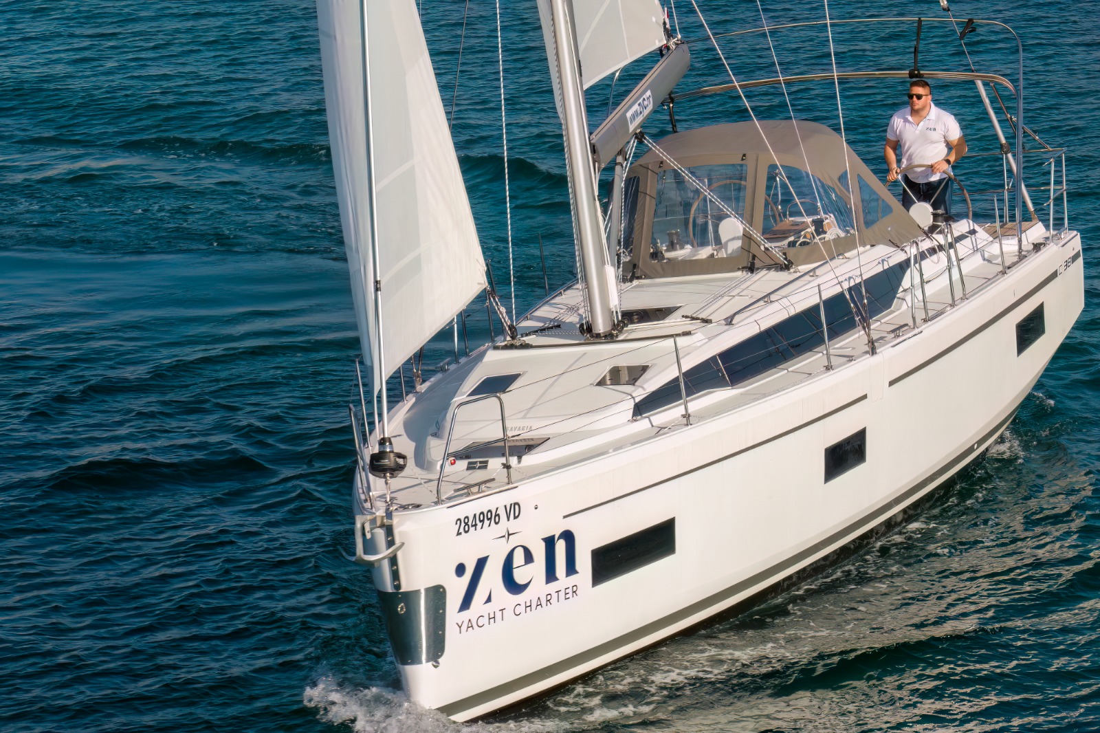 Bavaria C38 — photo 6