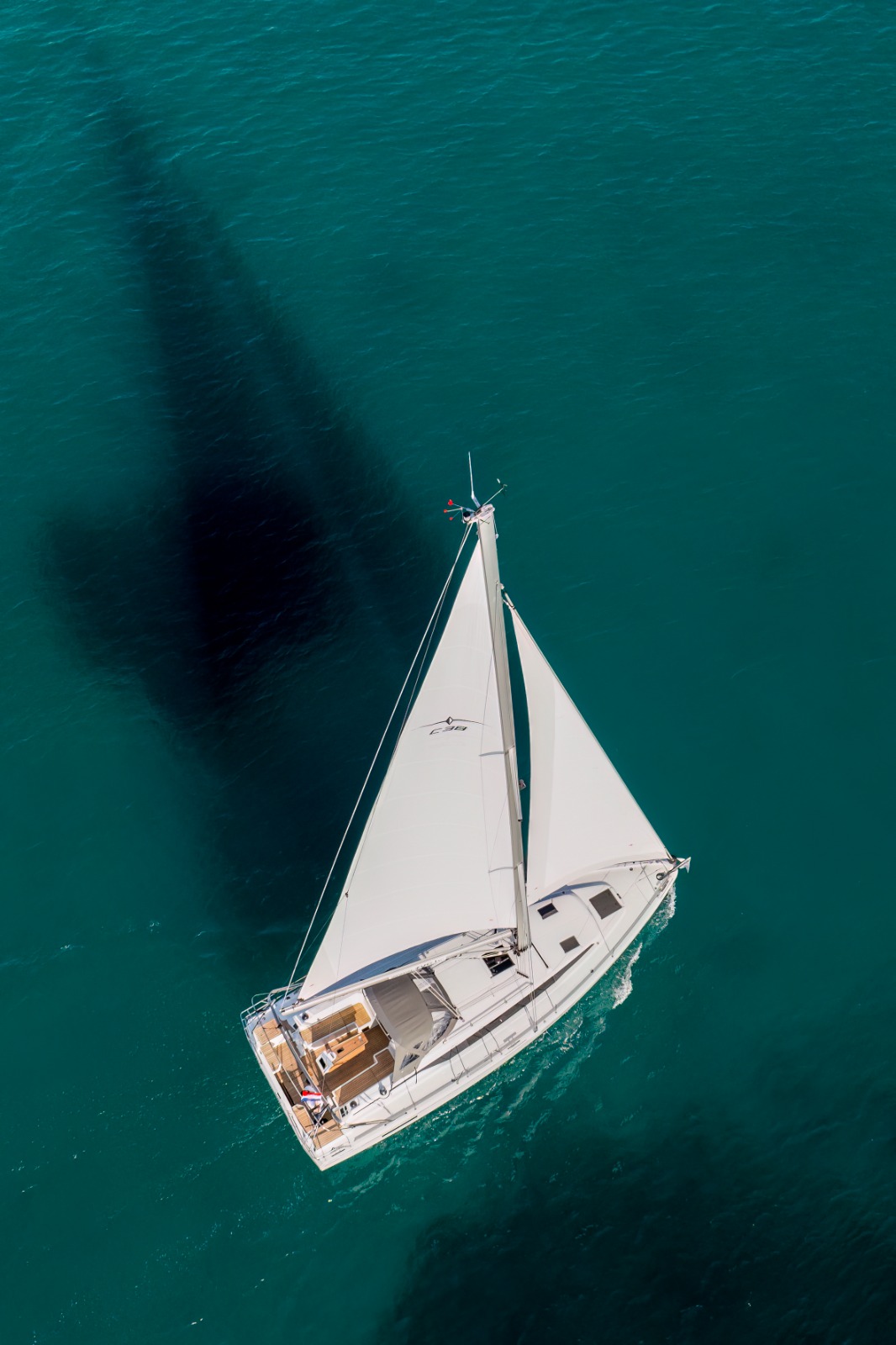 Bavaria C38 — photo 7