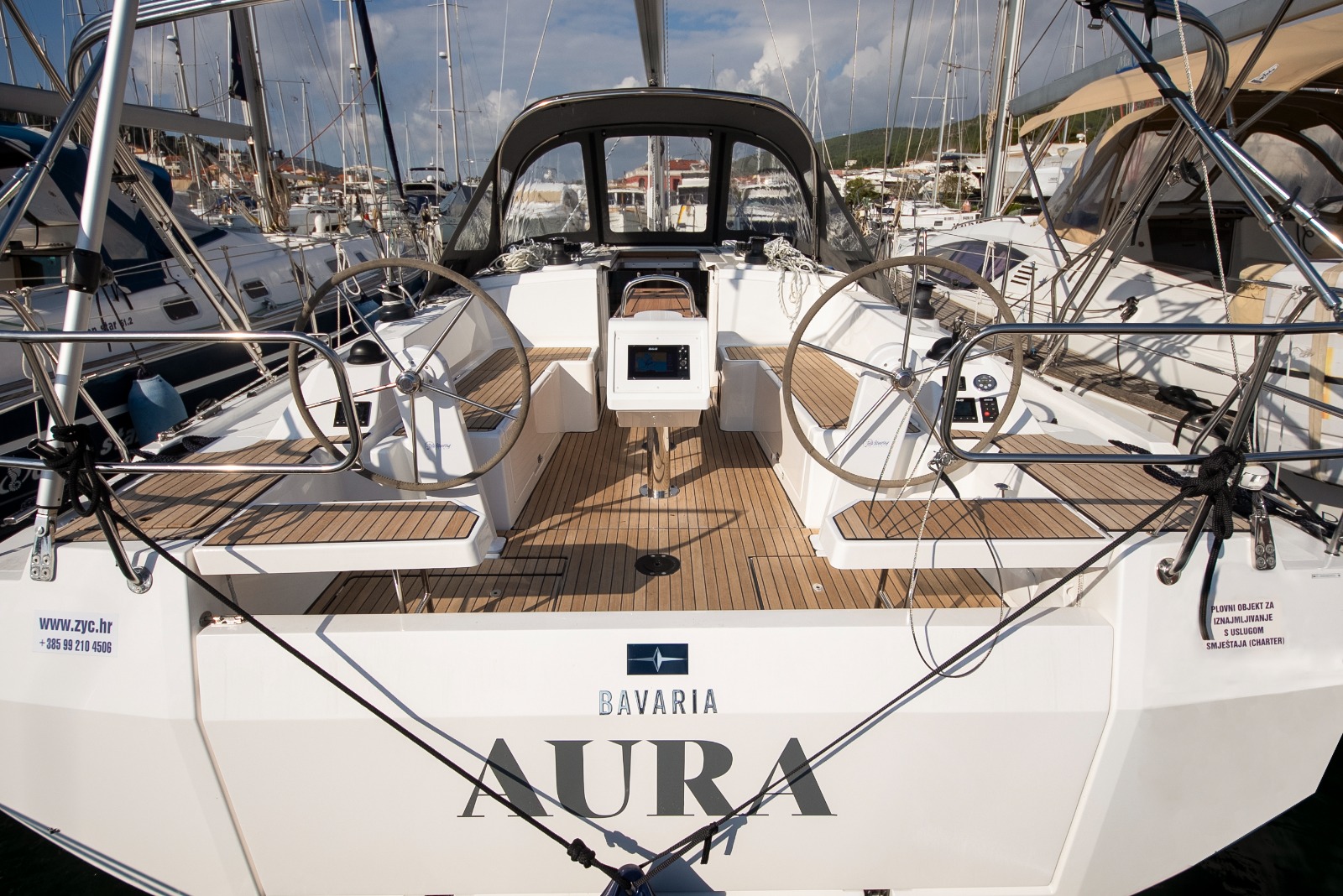 Bavaria C38 — photo 13