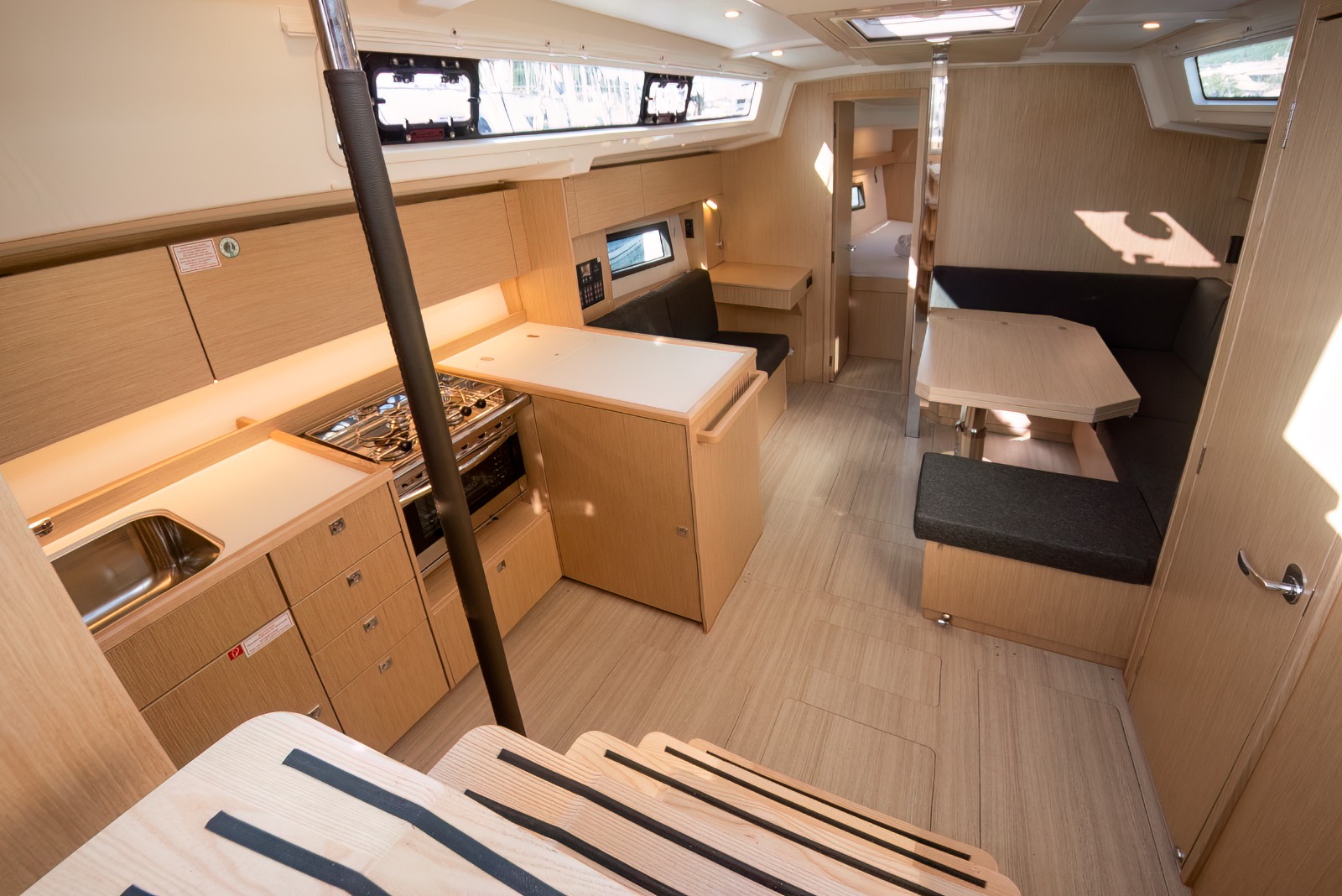 Bavaria C38 — photo 15