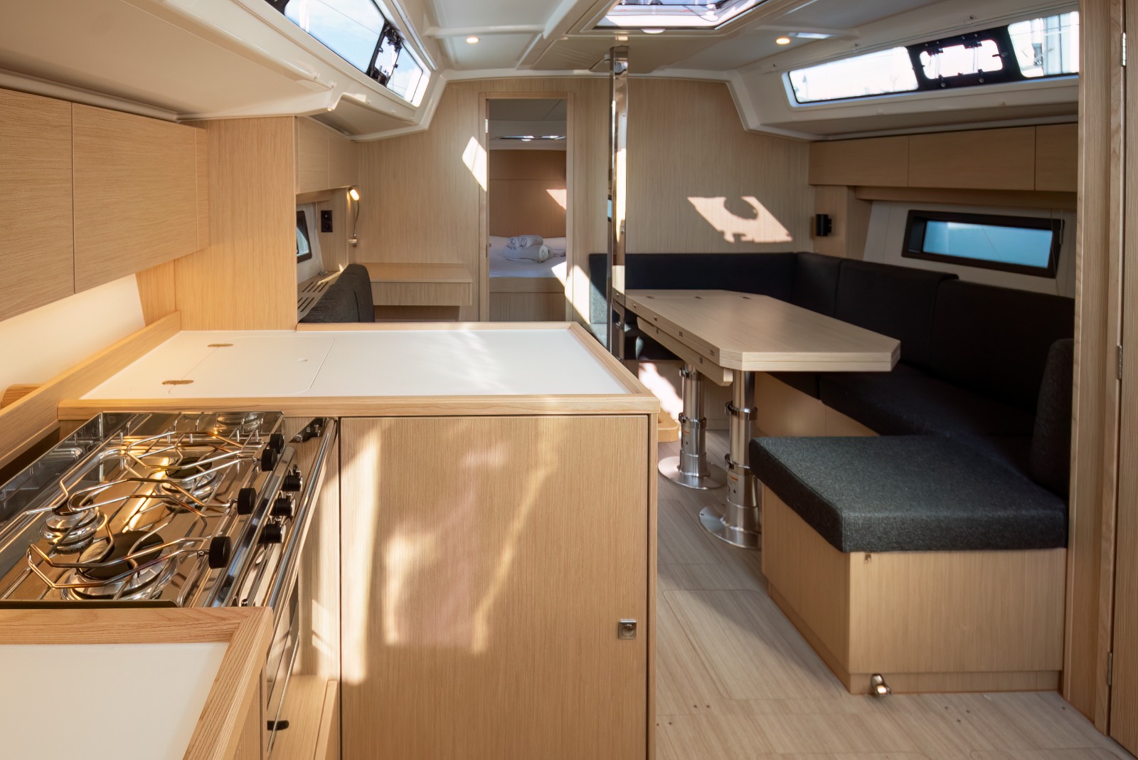 Bavaria C38 — photo 16