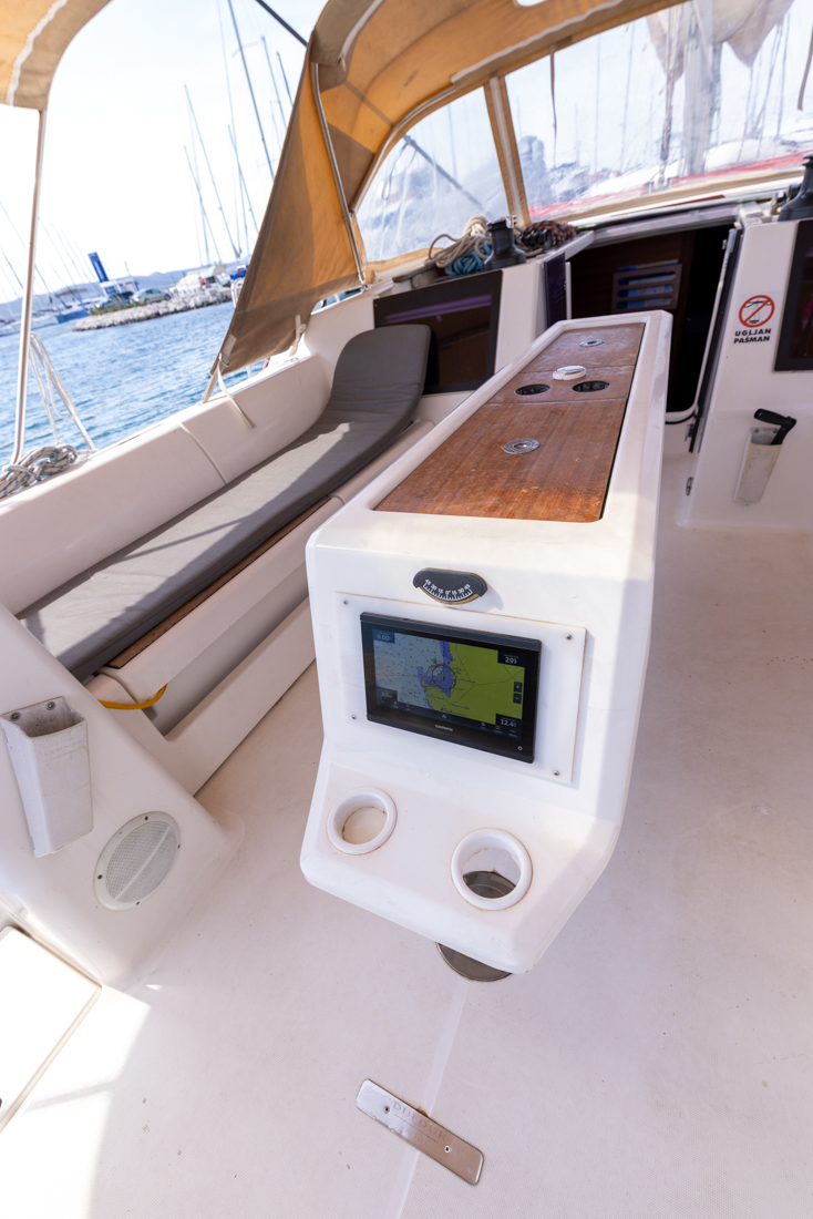 Dufour 460 GL — photo 8