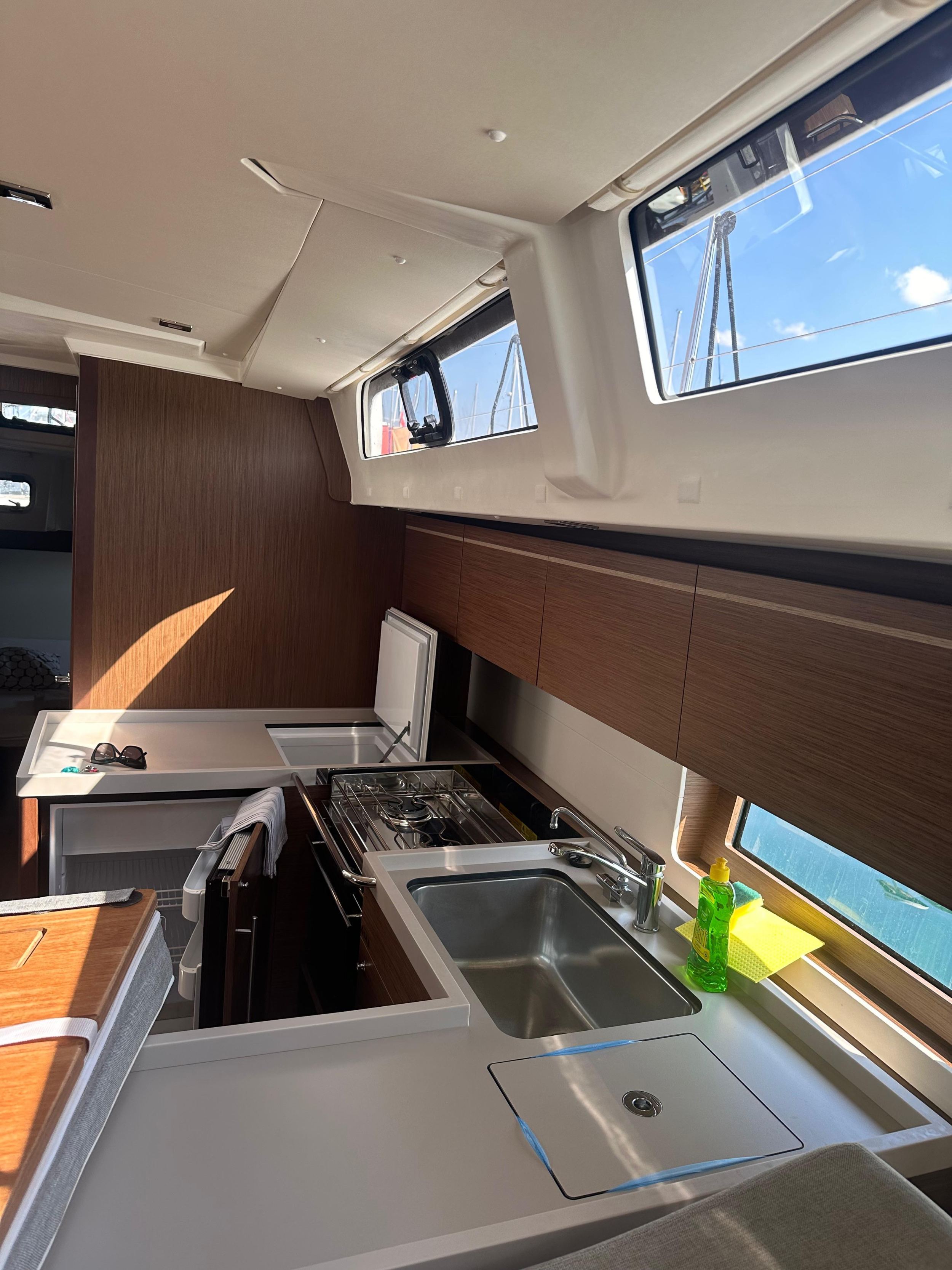 Oceanis 51.1 — photo 10